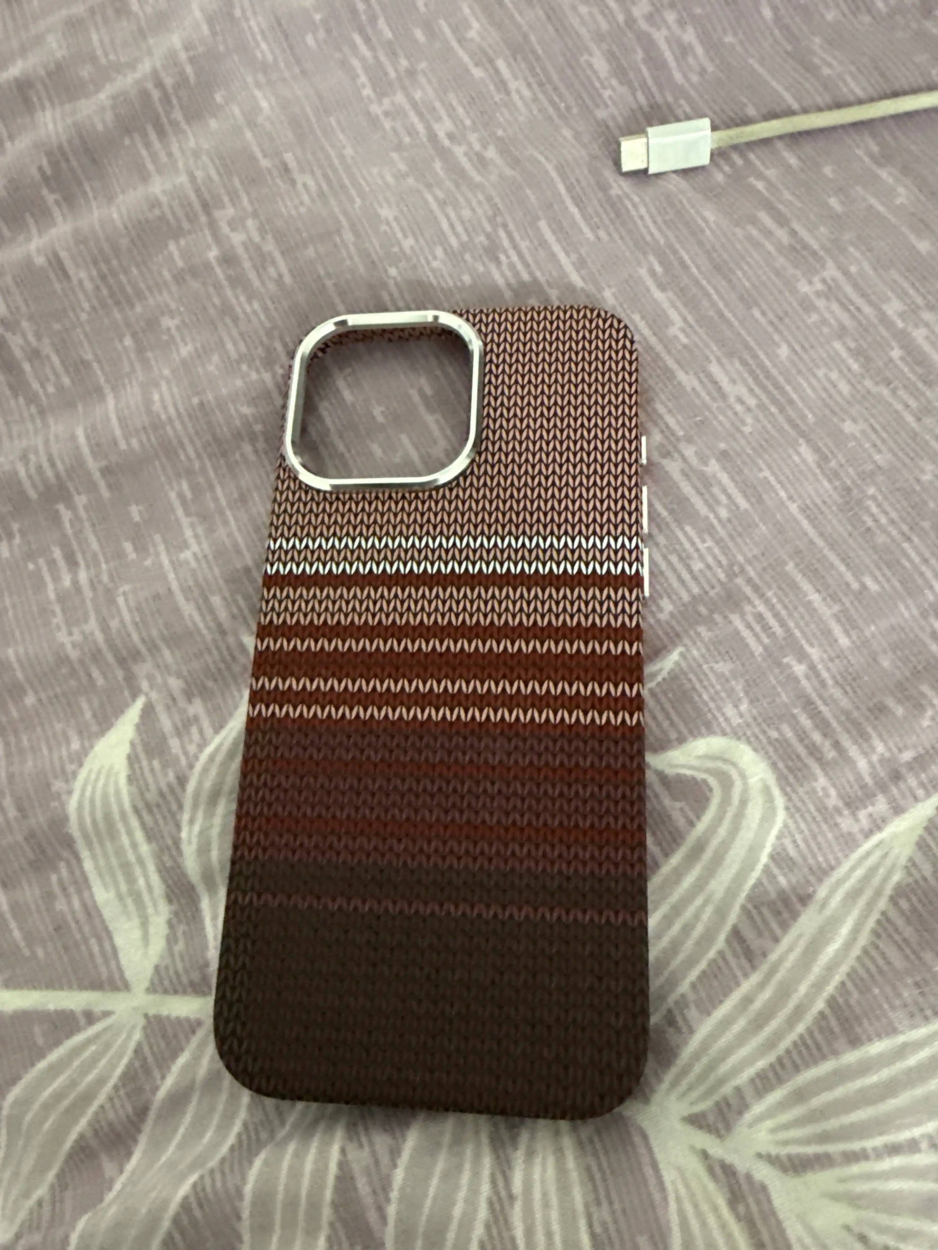 Karbon chexol iPhone 13, 14, 15, 16, 17 Pro Max, Magsafe bilan — ayfon chexol 16 Pro Max