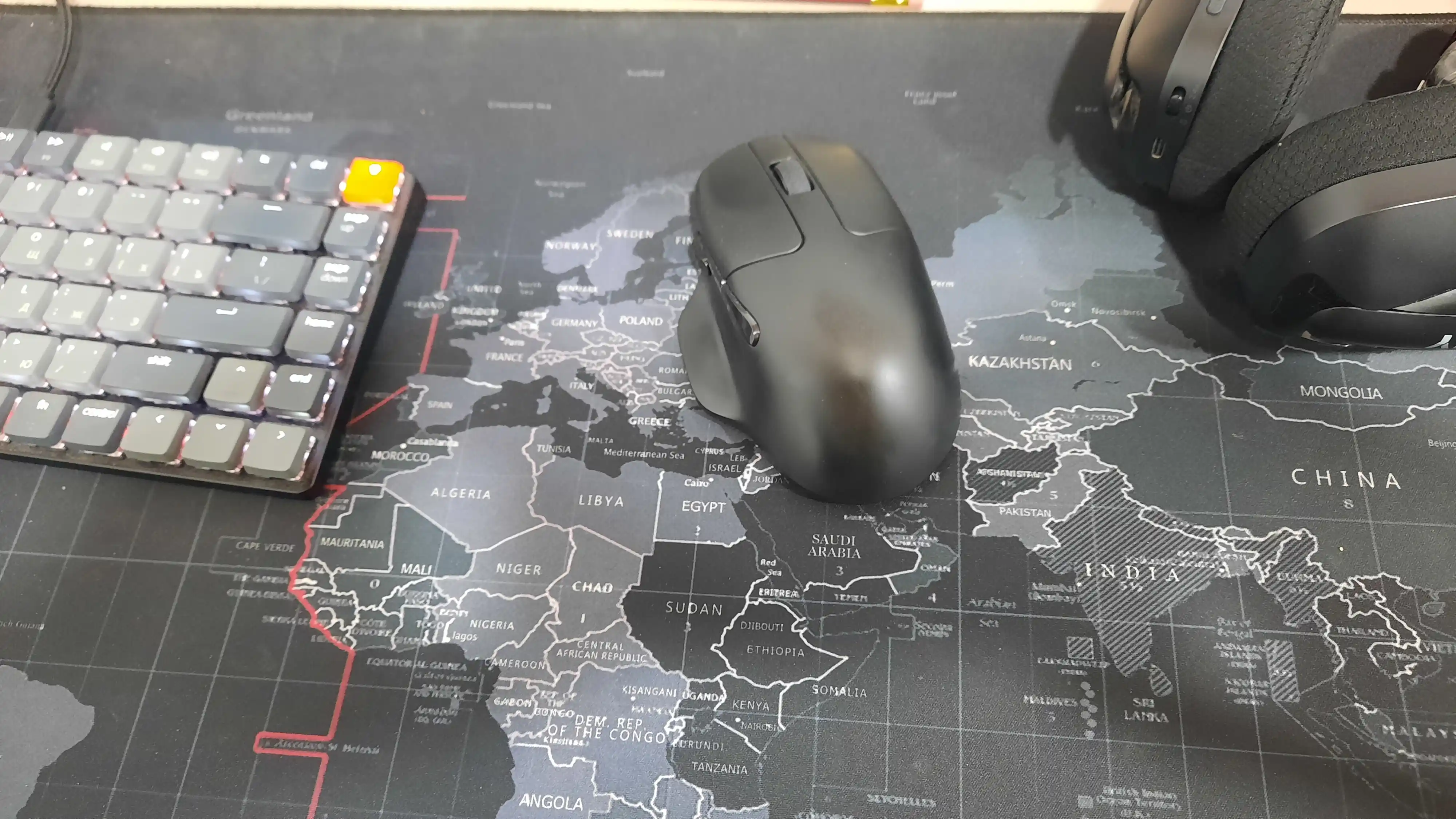 Keychron simsiz o‘yin sichqonchasi M7 BT/WL/USB-A/USB-C, 1K, 66g, 140 soatgacha, M7A1A3