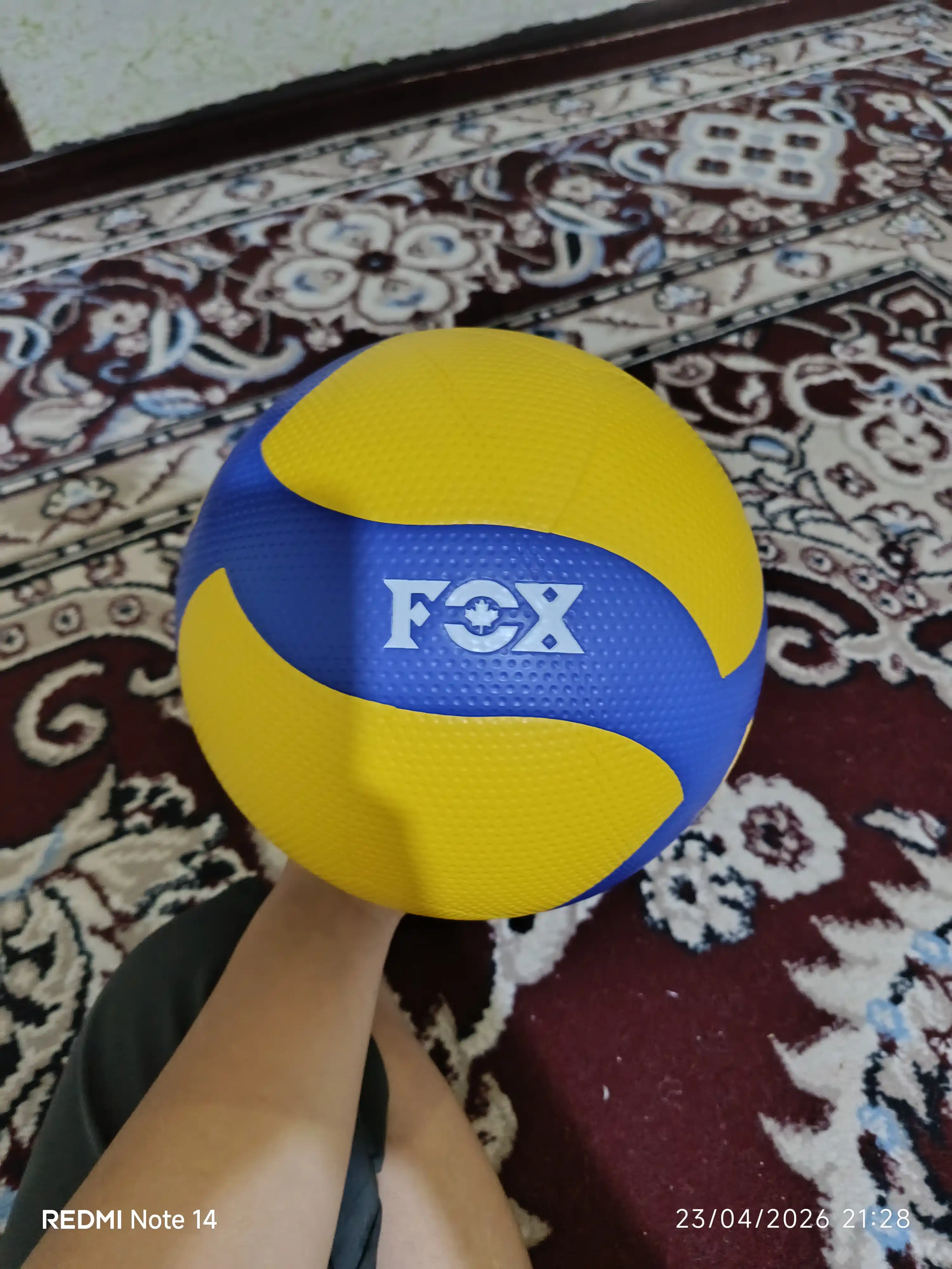 Voleybol to‘pi 5 o‘lcham V200W plyaj va zal uchun mashg‘ulot to‘pi