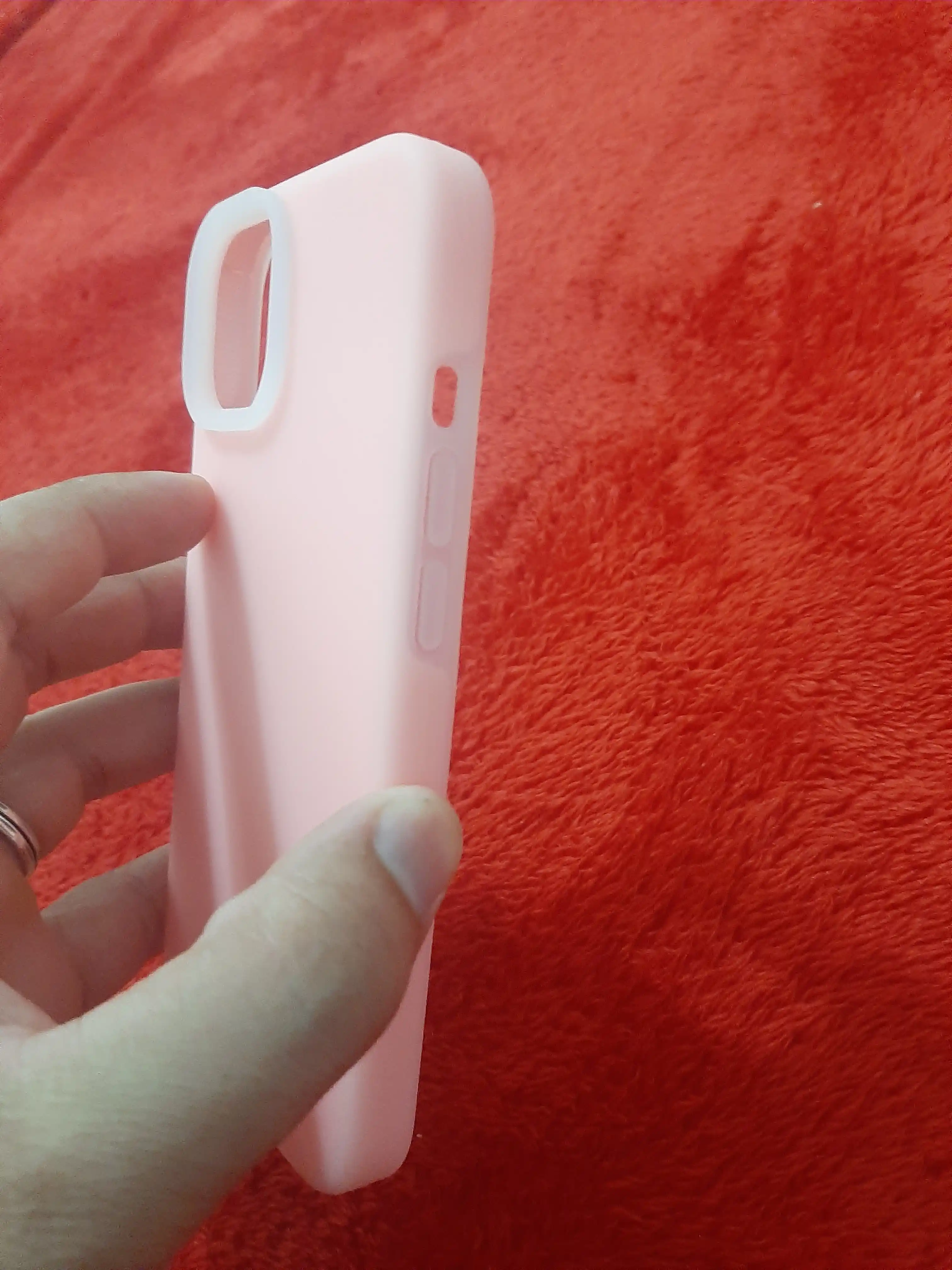 IPhone uchun silikon g‘ilof – zarbaga chidamli, yupqa va yumshoq