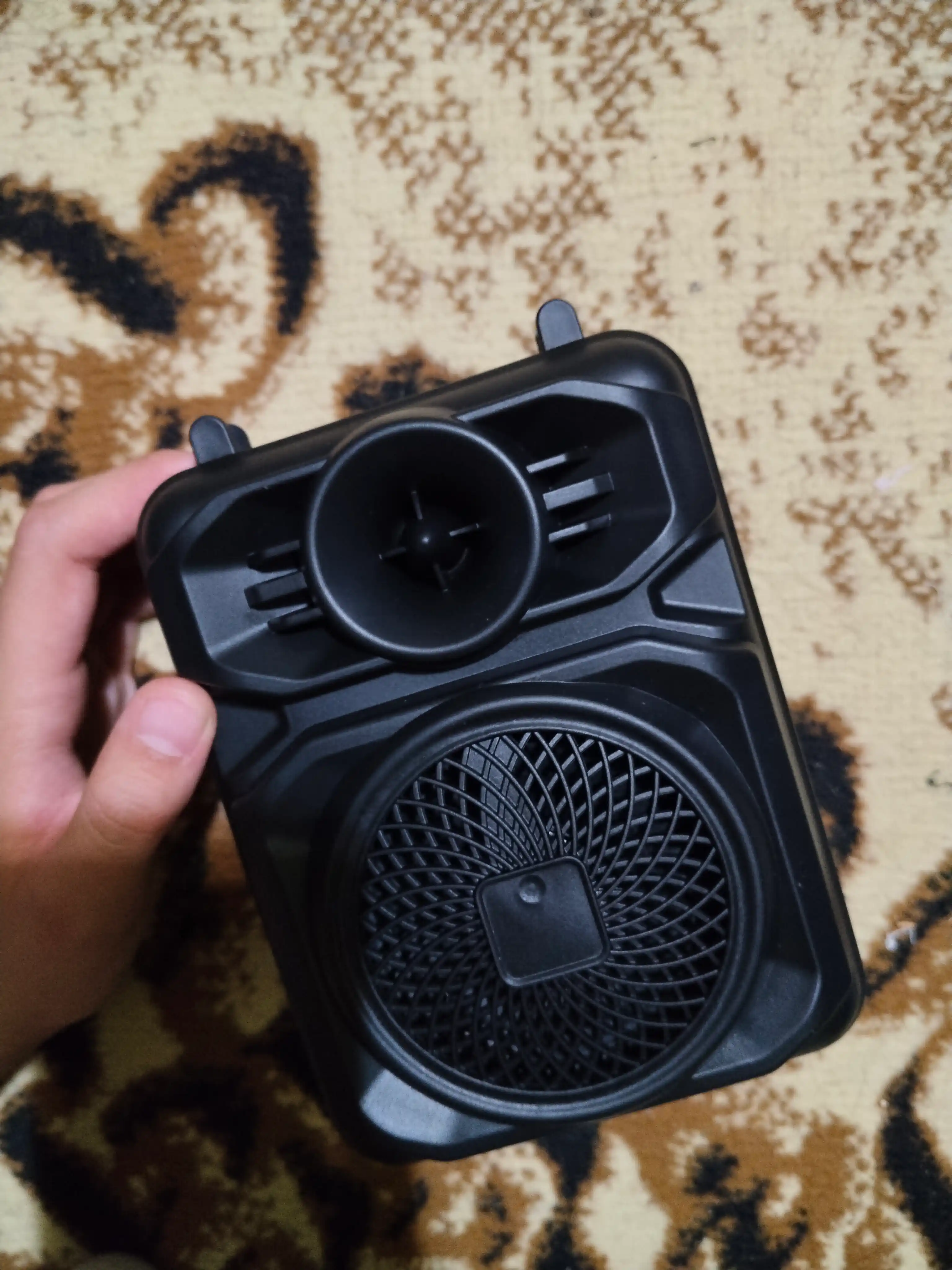 Kolonka karaoke simsiz portativ ZQS Bluetooth bilan, mikrofon va RGB yoritgich bilan