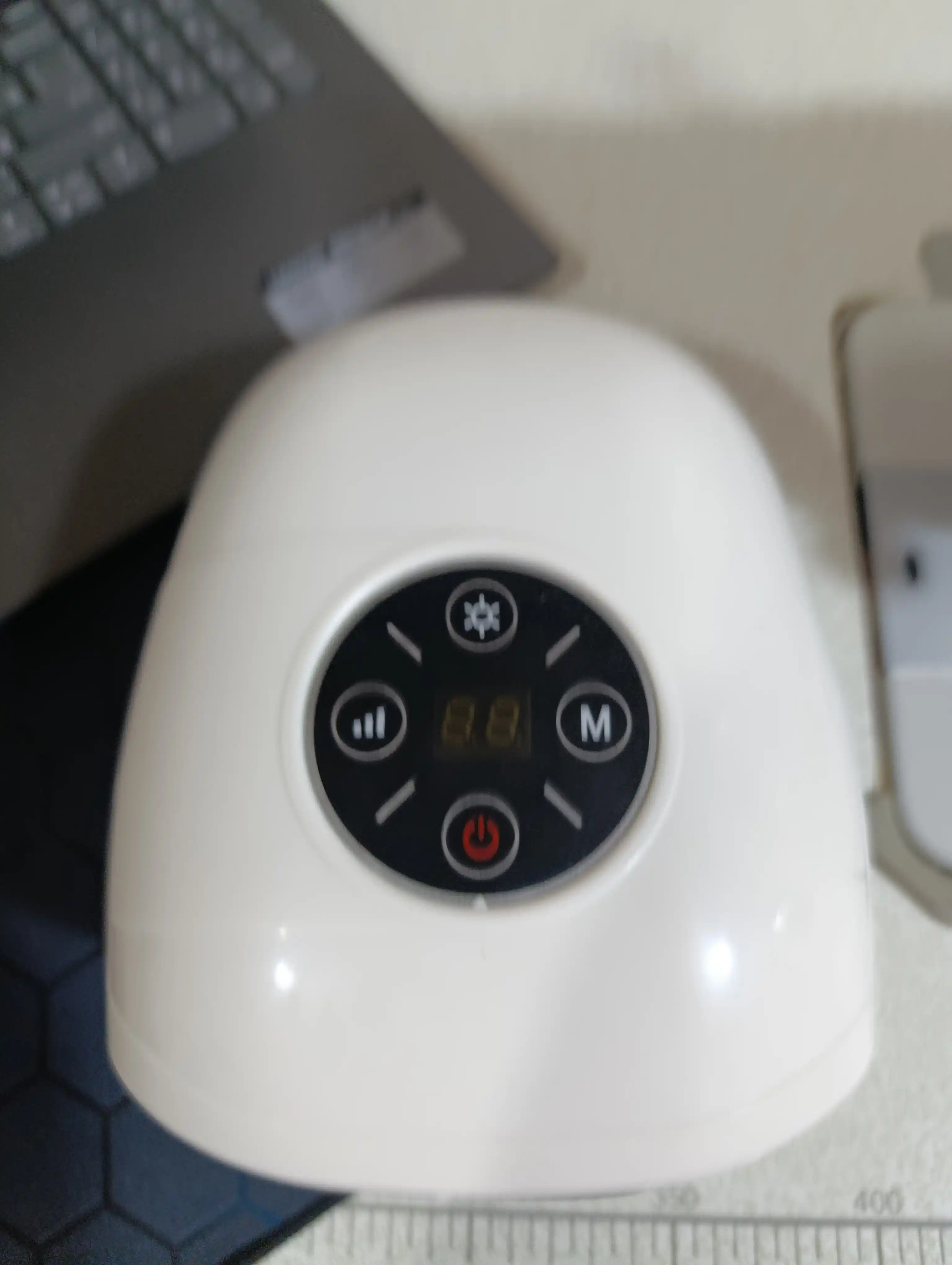 Simsiz elektrli barmoq va qo'l uchun kompressorli massaj qurilmasi