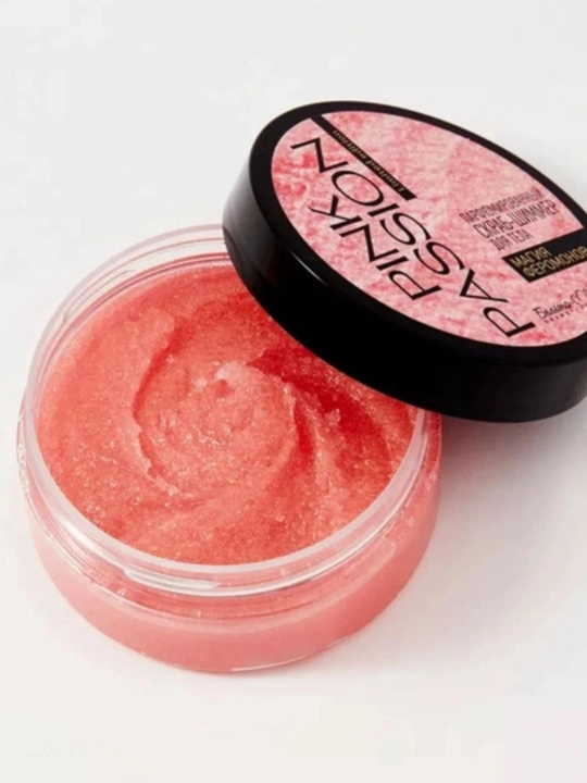 Pink Passion - 4 ta vositadan iborat tana parvarishi to‘plami, dush uchun gel, krem, skrab, loson