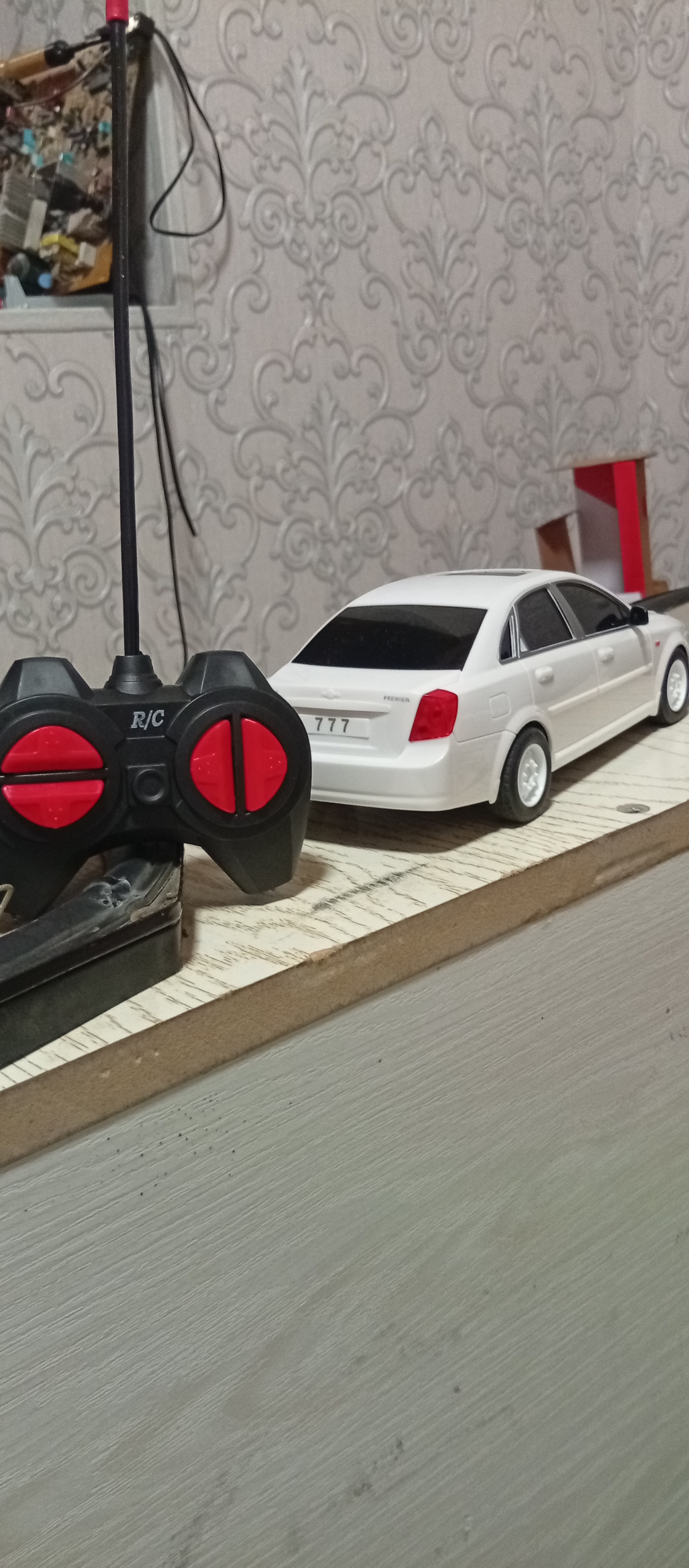 Машинка Gentra на пульте игрушка узбекский автомобиль радиоуправляемая модель