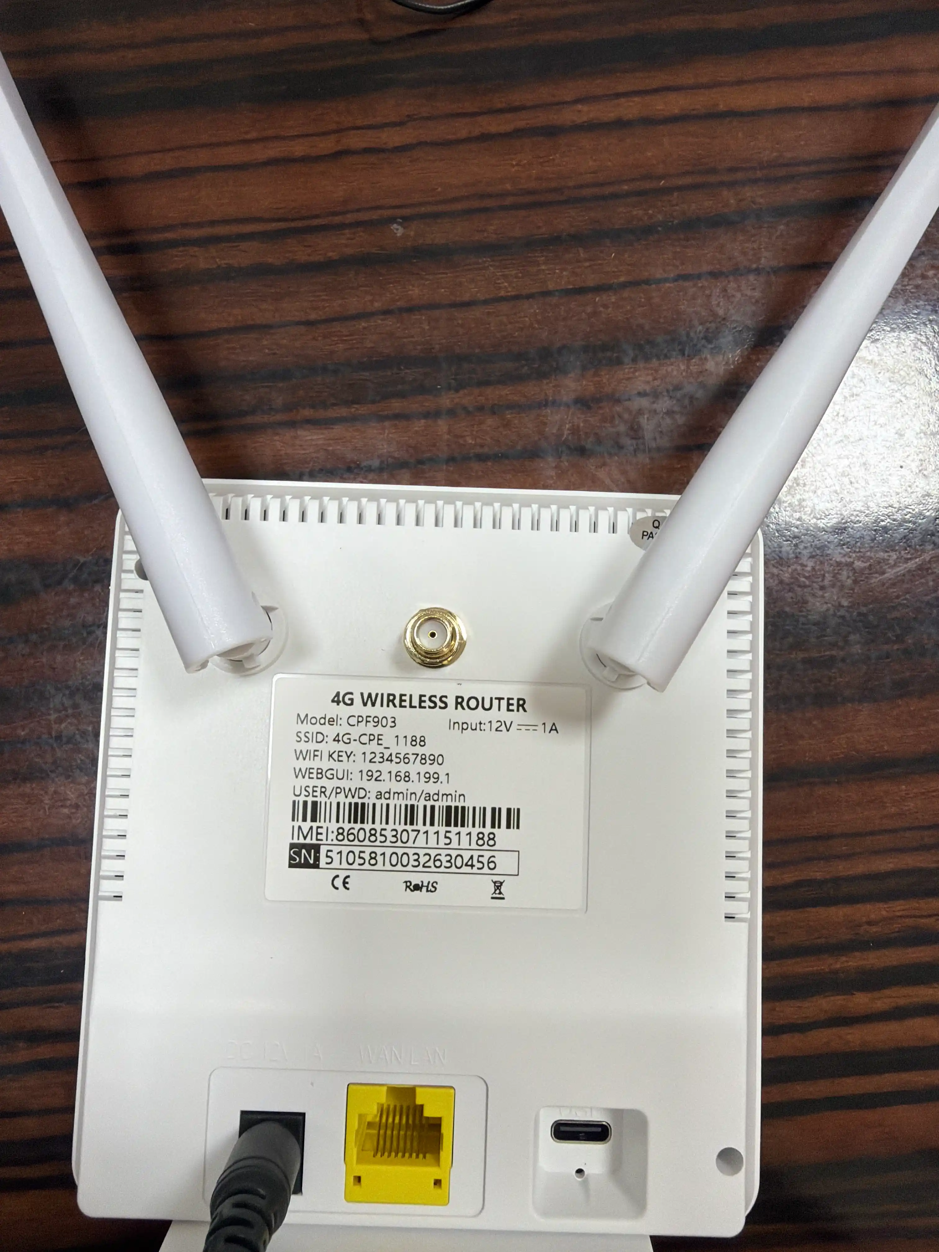 SIM karta bilan ishlaydigan CPE 4G LTE CPF903 simsiz Wi-Fi router