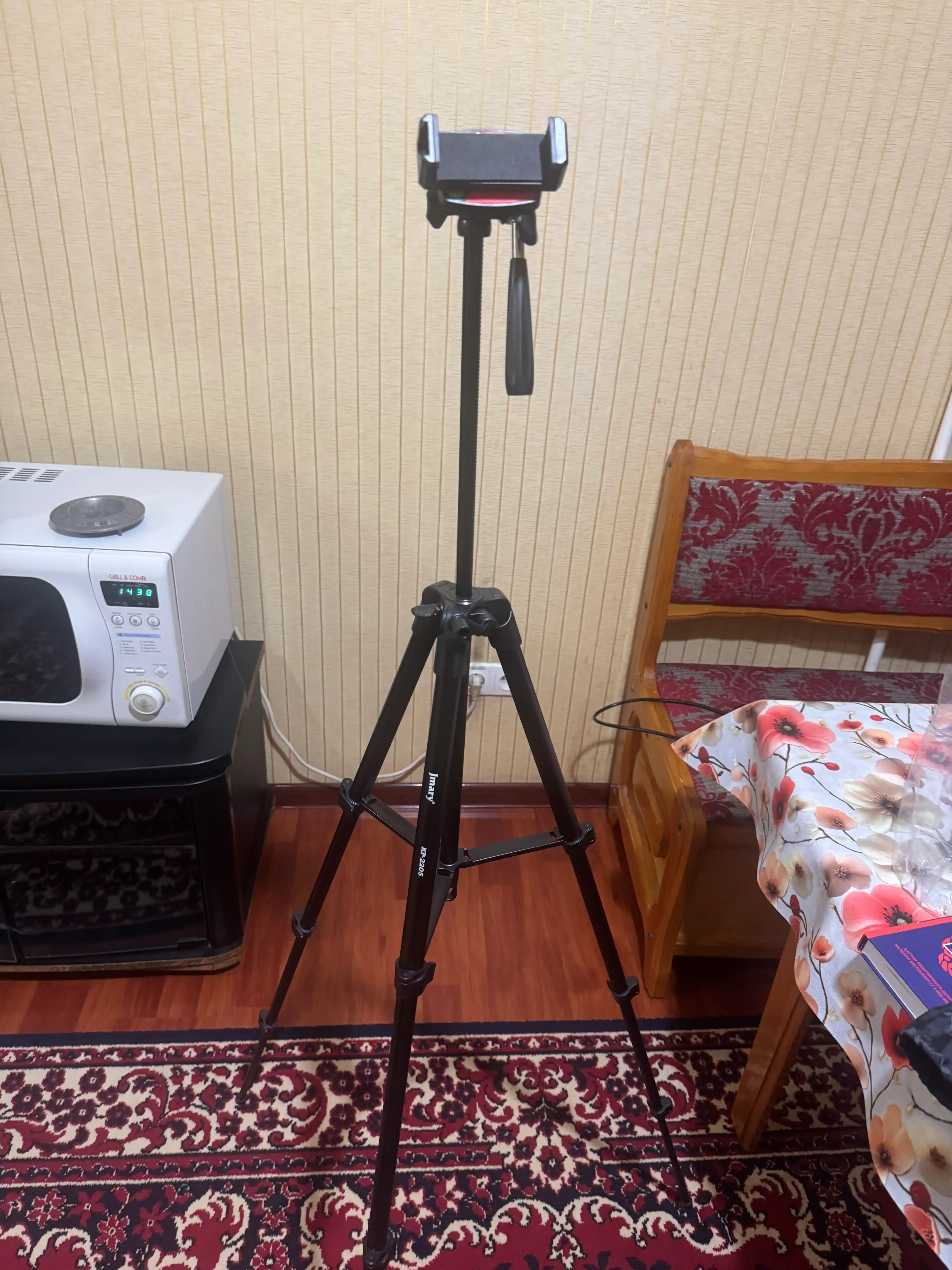 Штатив Jmary KP-2205 с держателем для фотоаппарата и телефона