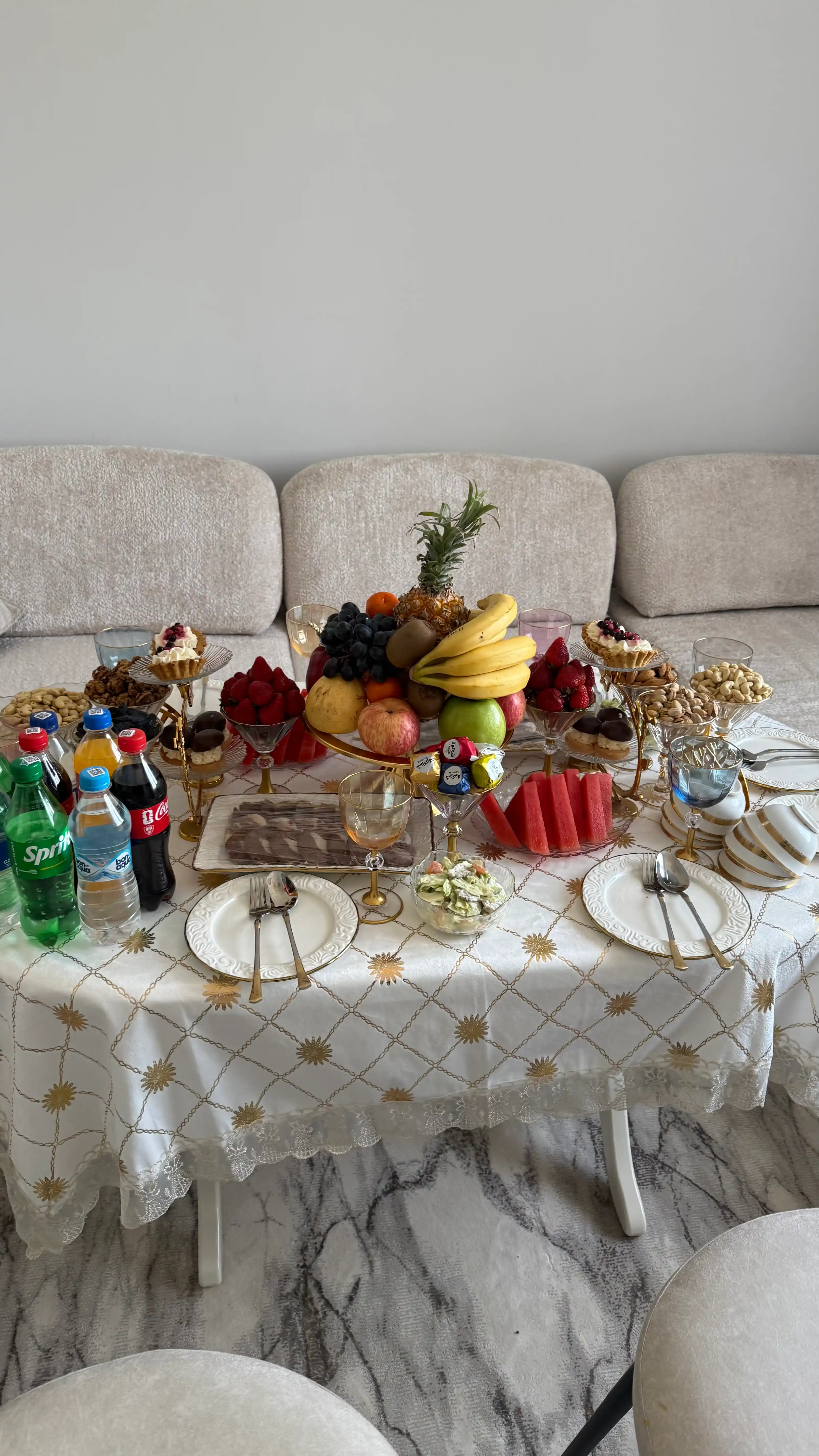 Скатерть для кухня гостиная и подарок - размер 140х110 и 150ч130 см