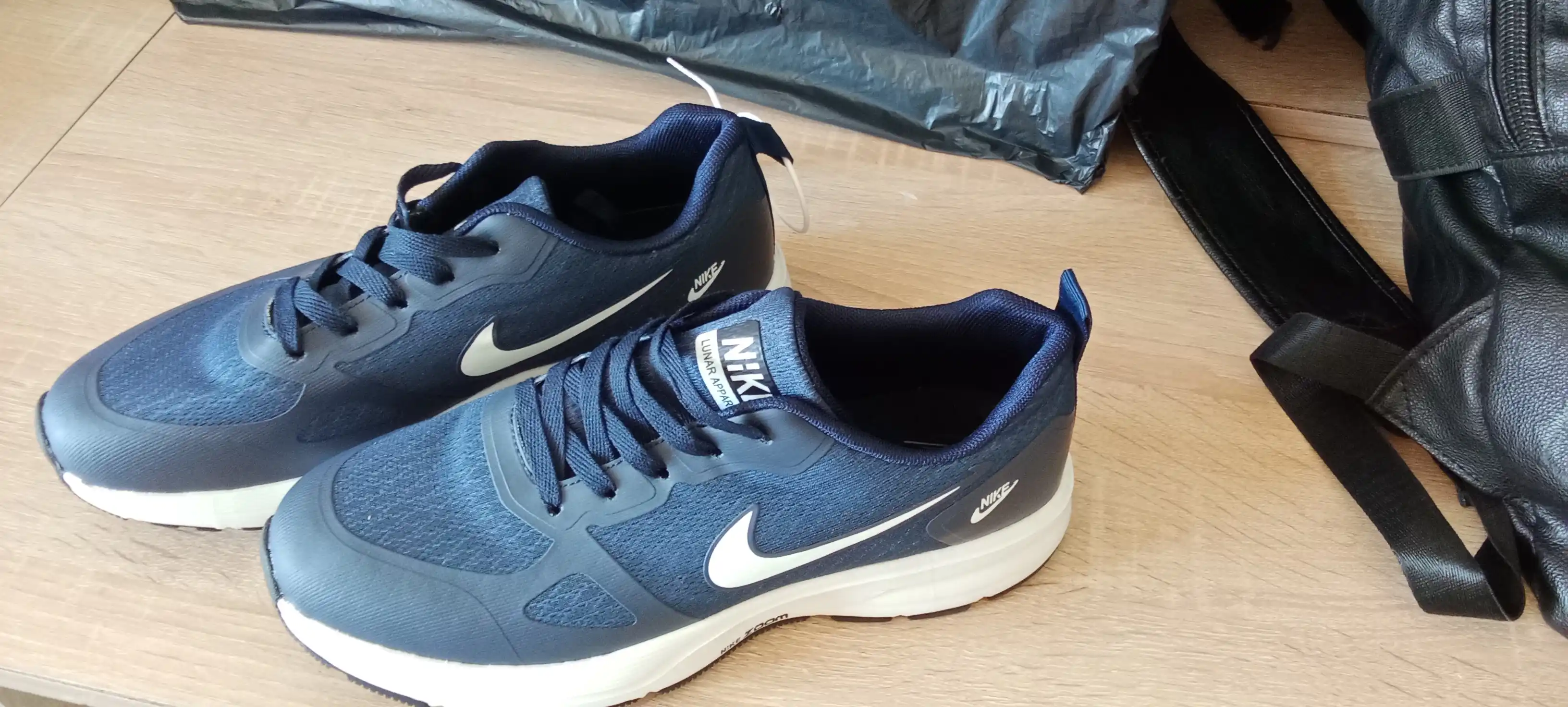 Nike Zoom Air engil yugurish krossovkalari + Adidas 40-45 nafas oladigan setka ustki qism