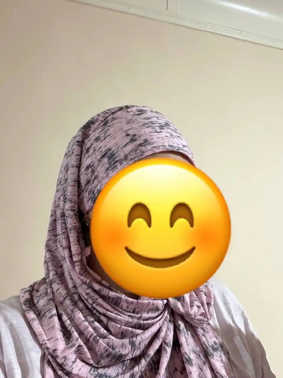 Ayollar uchun mramor chechenka sharflar
