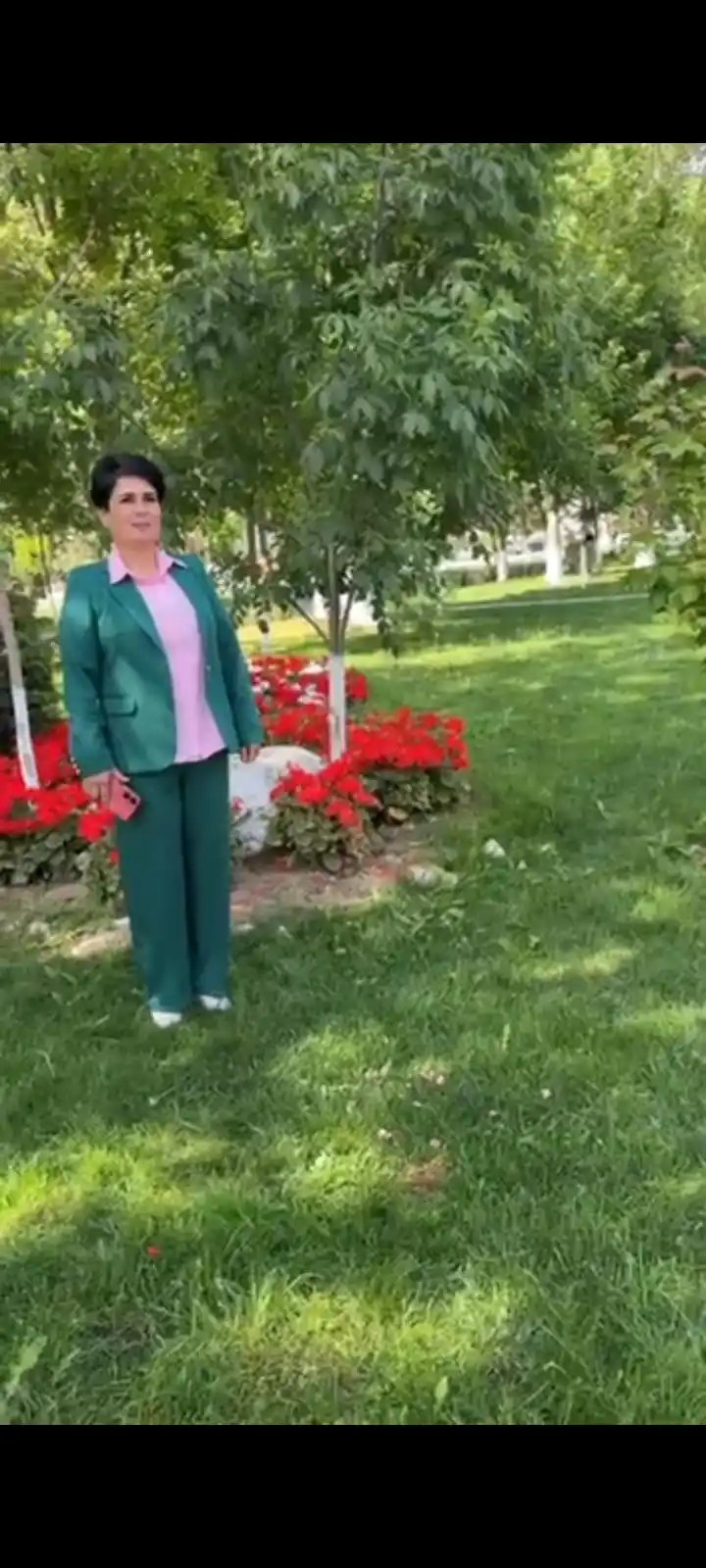 Ayollar kostyumi va shimi