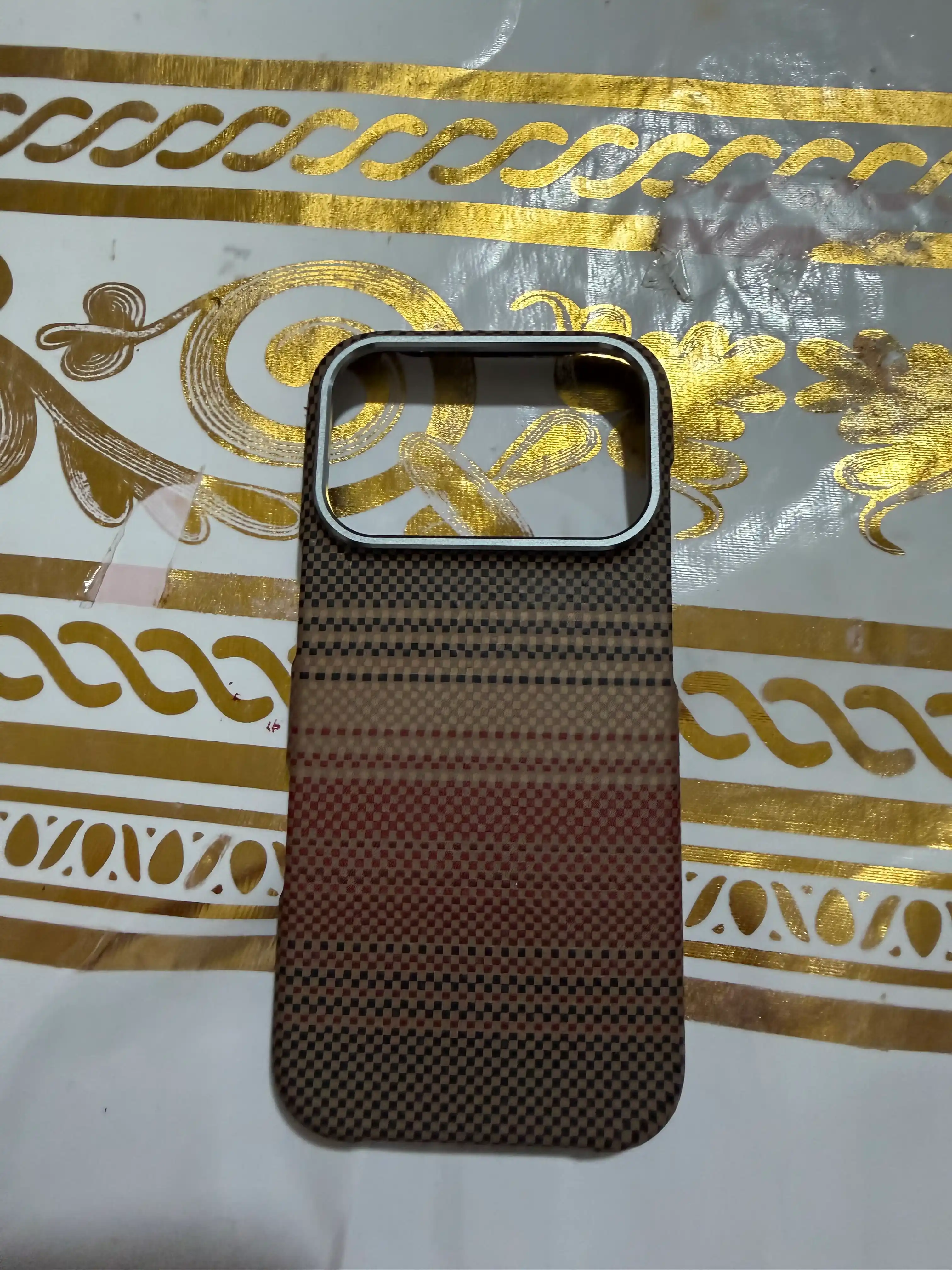 IPhone modellari uchun premium karbon g‘ilof, 13, 14, 15, 16, 17 Pro, Pro Max