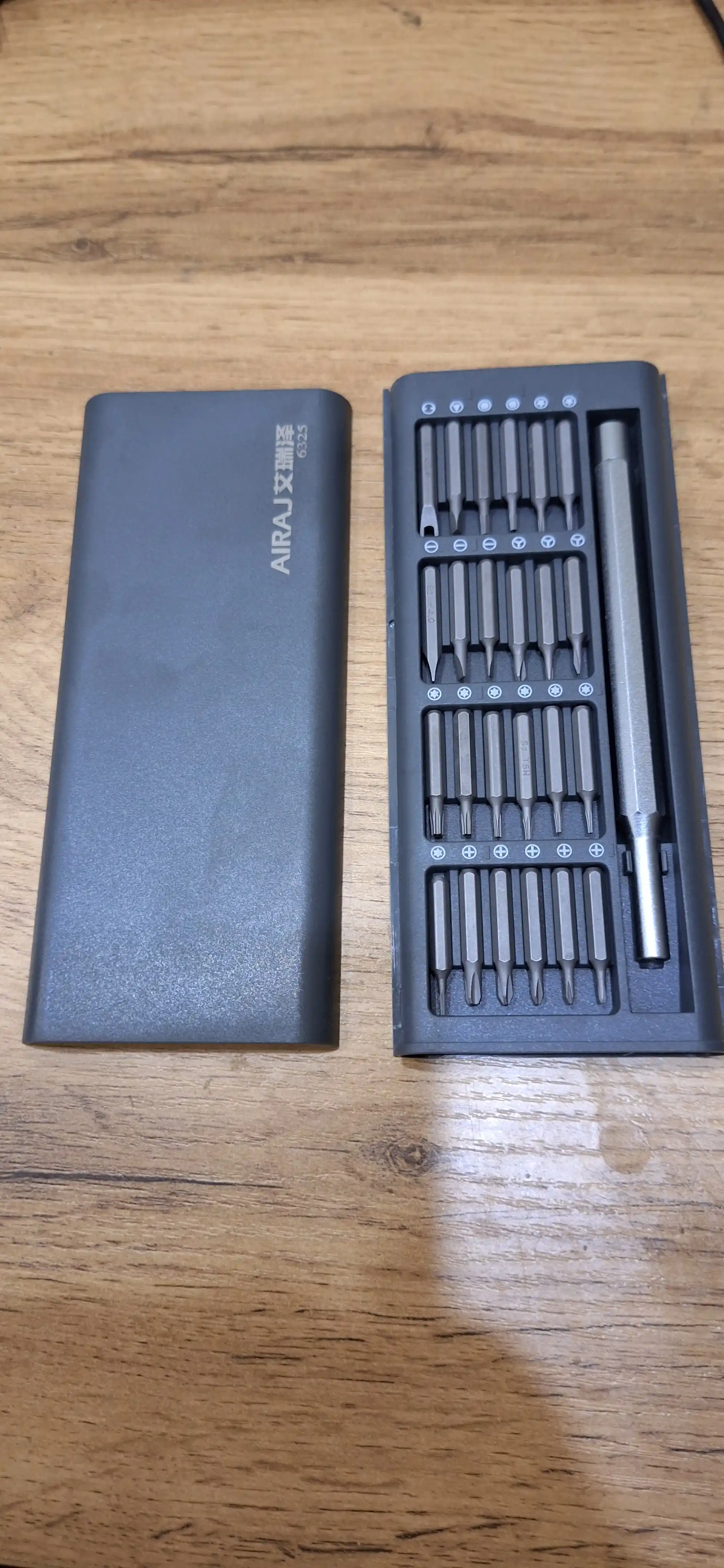 Tornavidalar to'plami, telefon va elektron uskunalarni ta'mirlash uchun bit