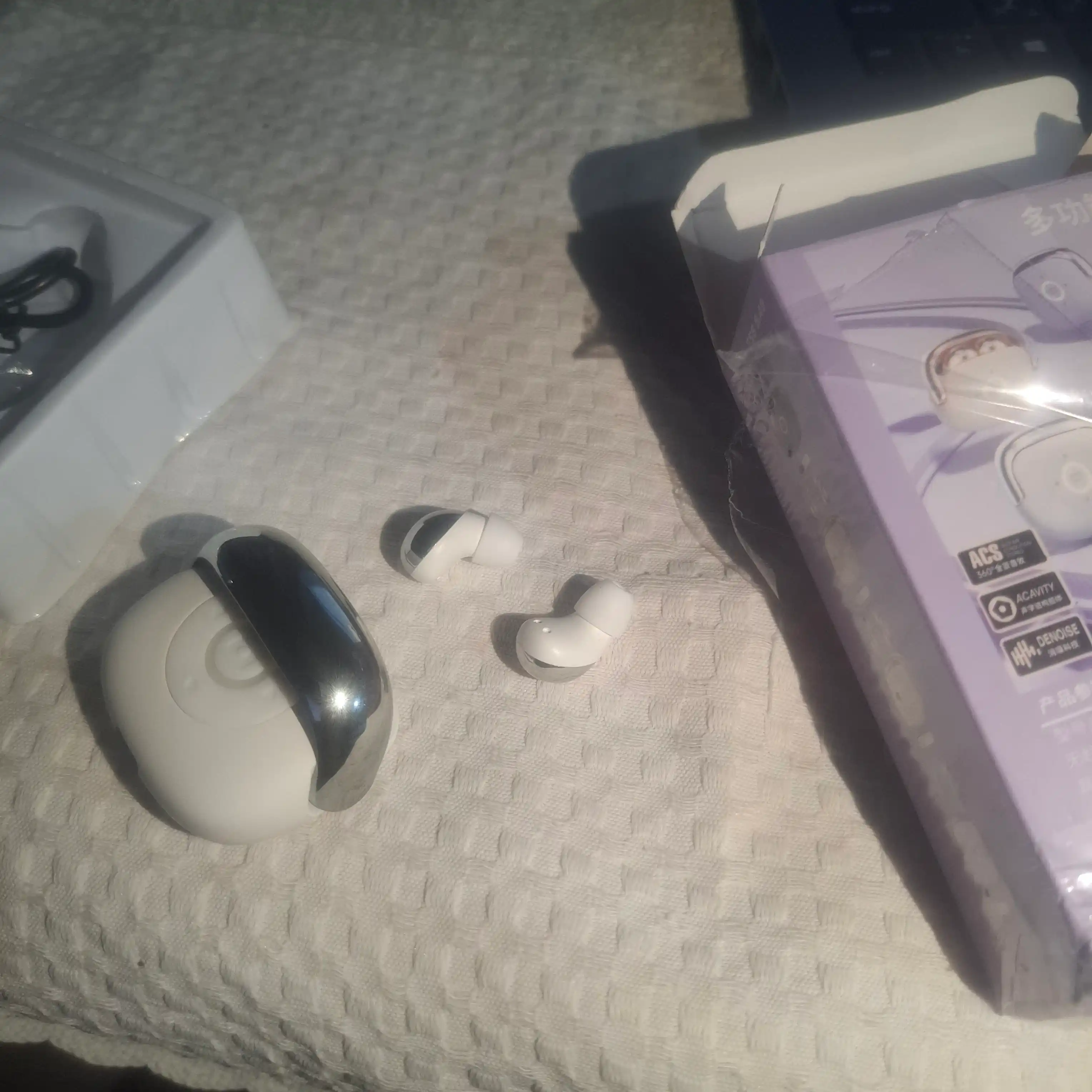 Simsiz Bluetooth naushniklar, yuqori sifatli ovoz, qulay va zamonaviy dizayn