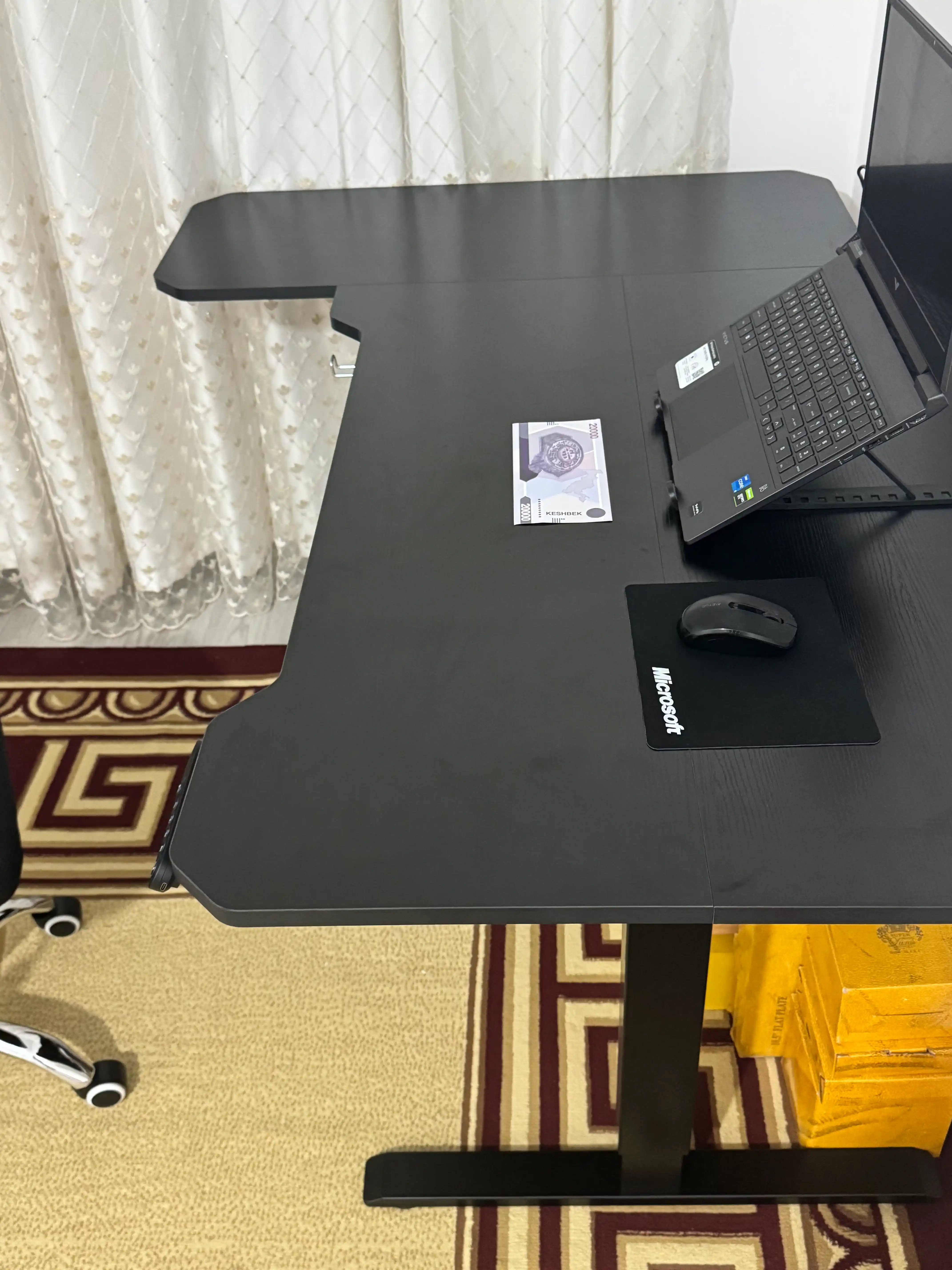Elektr balandligi sozlanishi kompyuter stoli, 150 × 78 sm