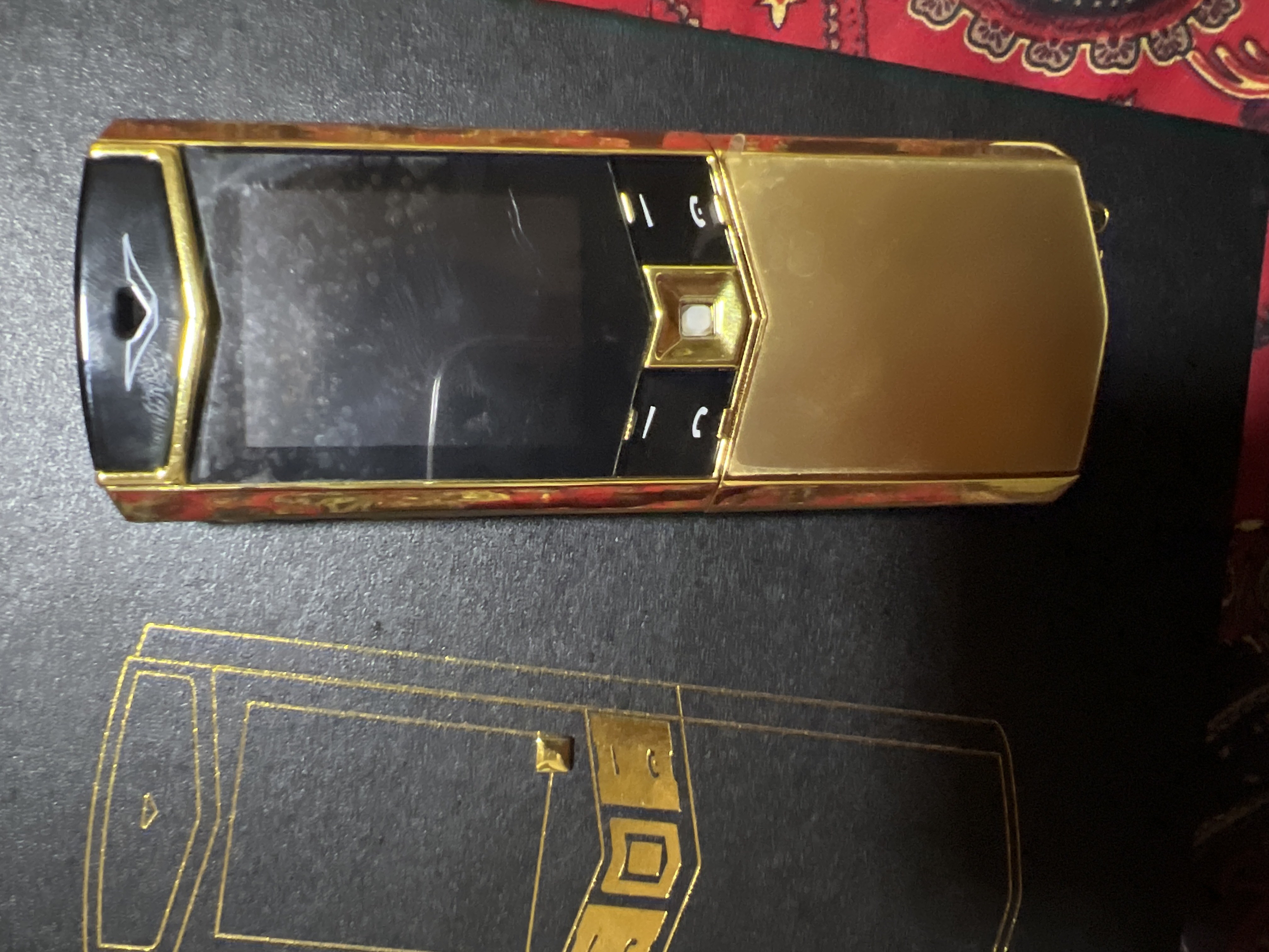 Tugmali telefon Vertu V888Pro Slider