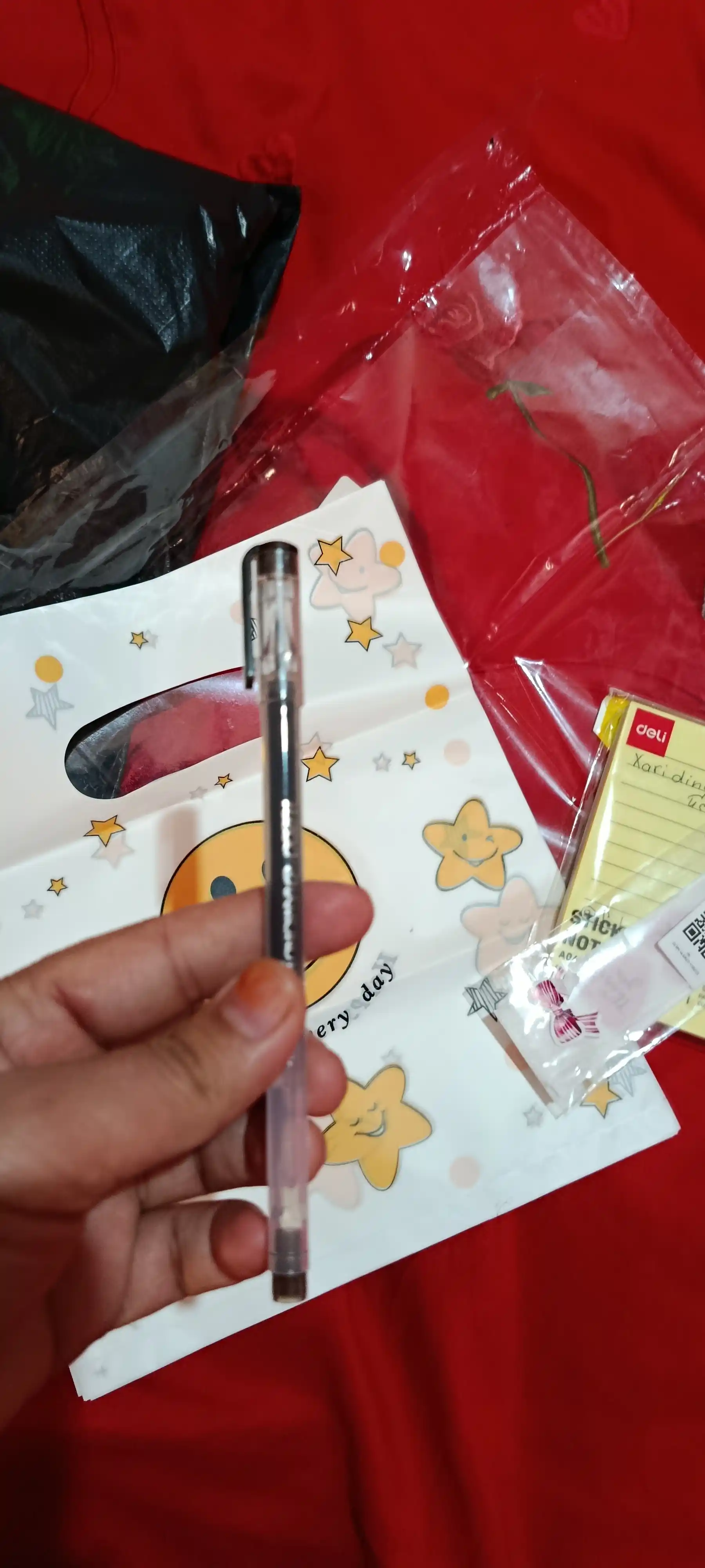 Gel oq, tilla, qora, kok ruchkalar, qora daftarlar uchun