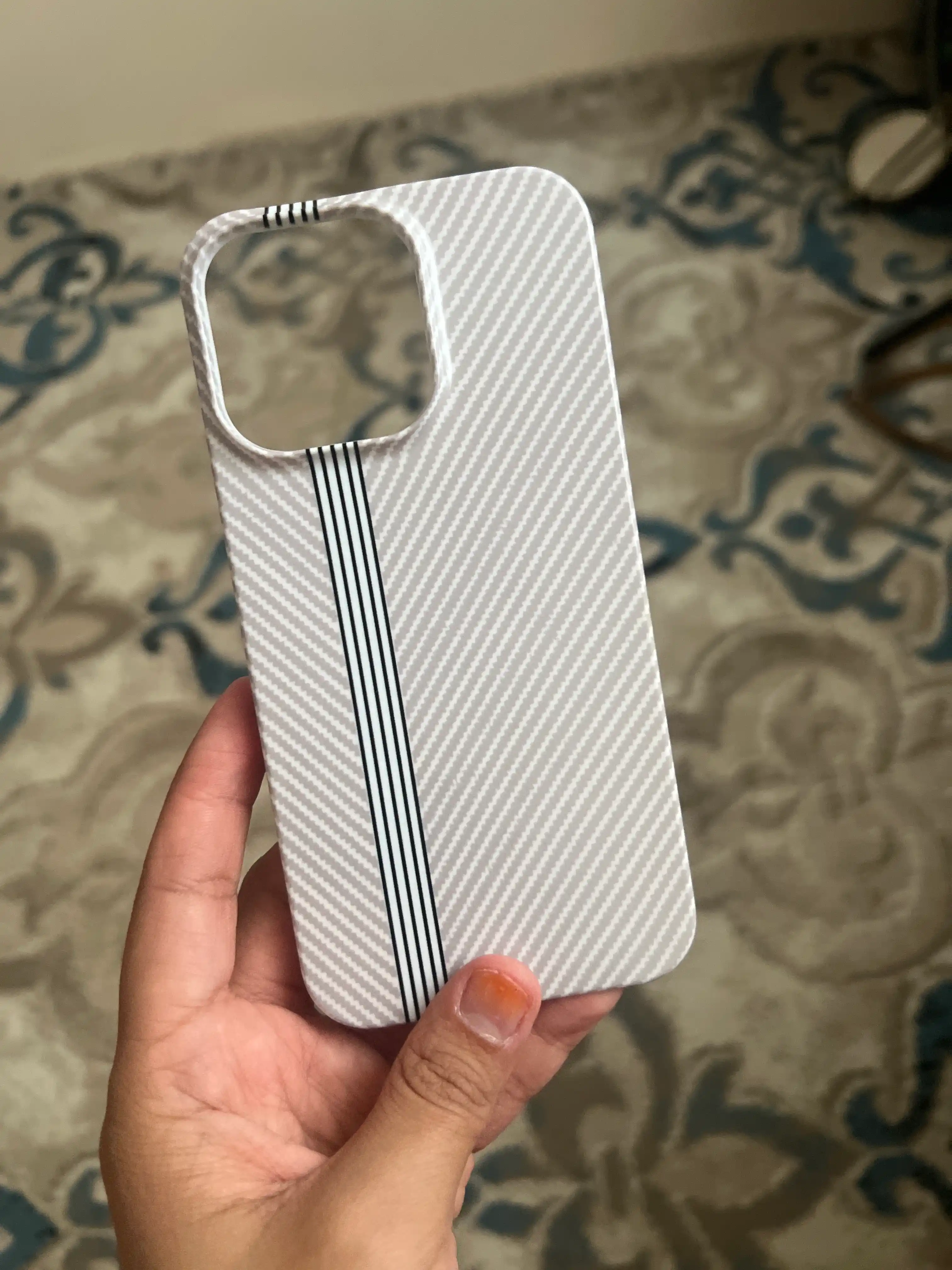 Карбоновый чехол для iPhone 11–16 Pro и Pro Max