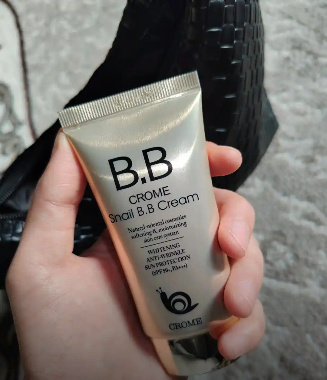 Ko‘p funksiyali oqartiruvchi BB-kremi CROME SNAIL BB Cream SPF50+