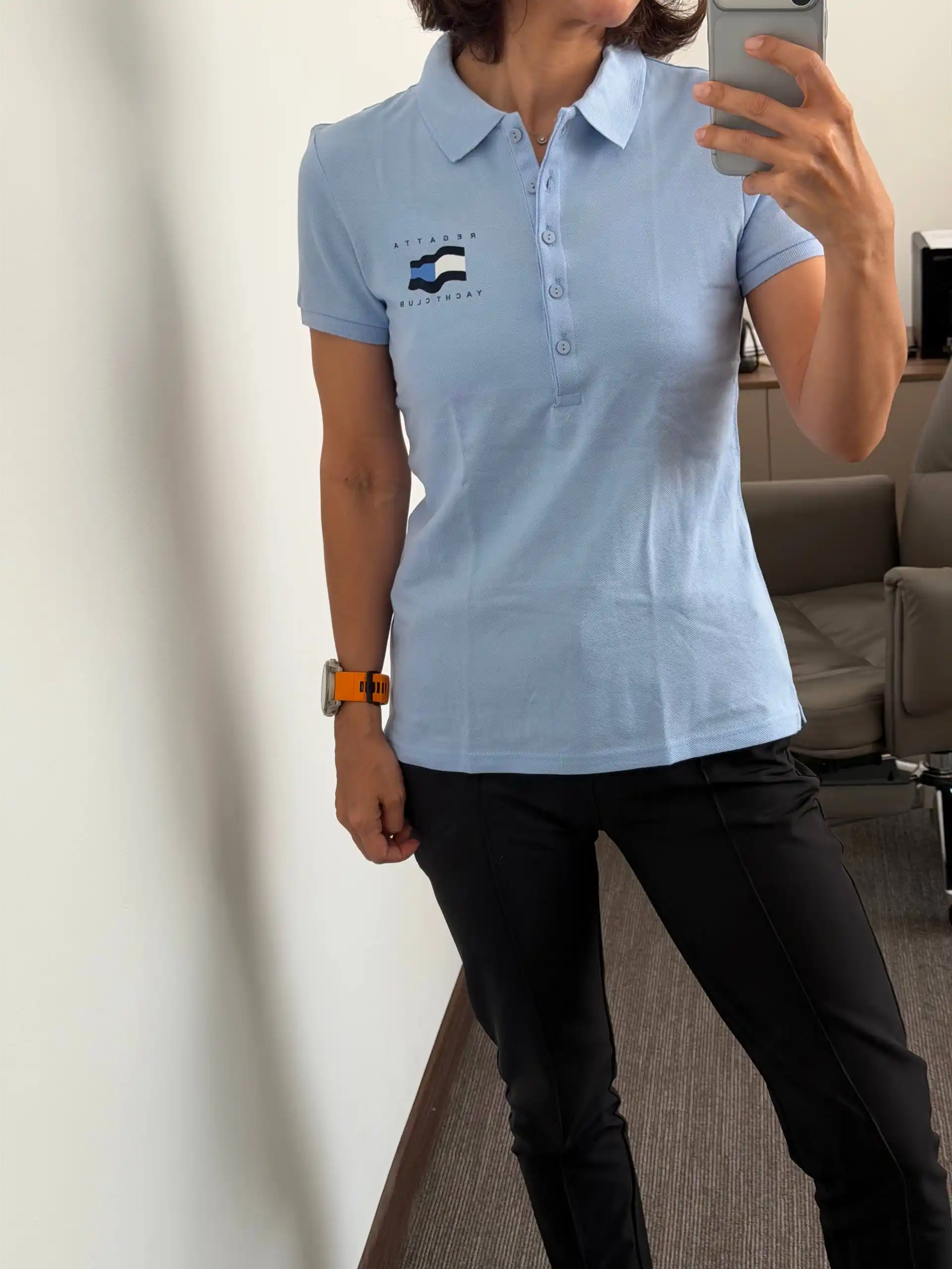 Regatta Yacht Club kashta tikilgan ayollar polo futbolkasi