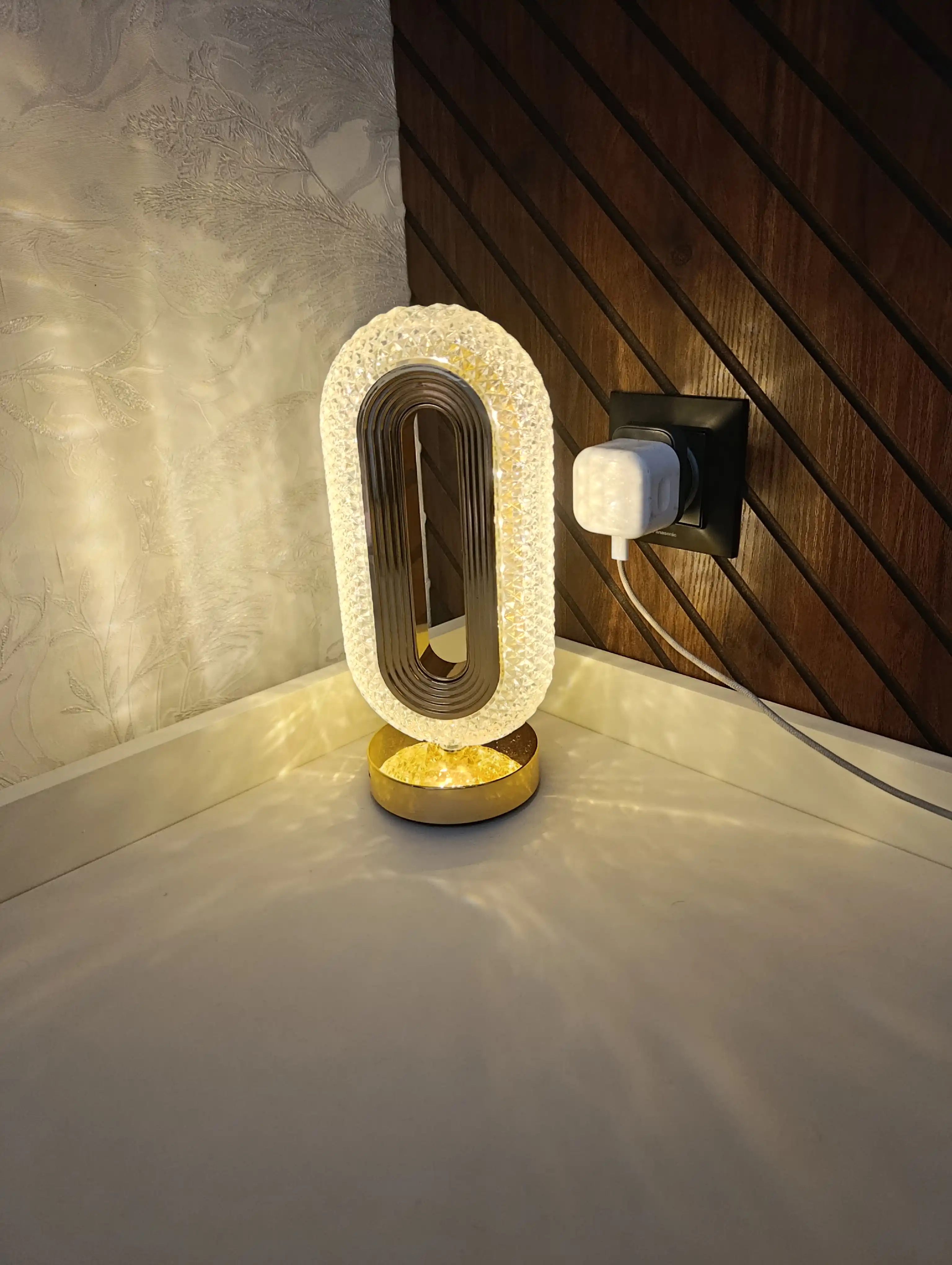 Tungi chiroq, yorug‘lik diodli LED, lampa