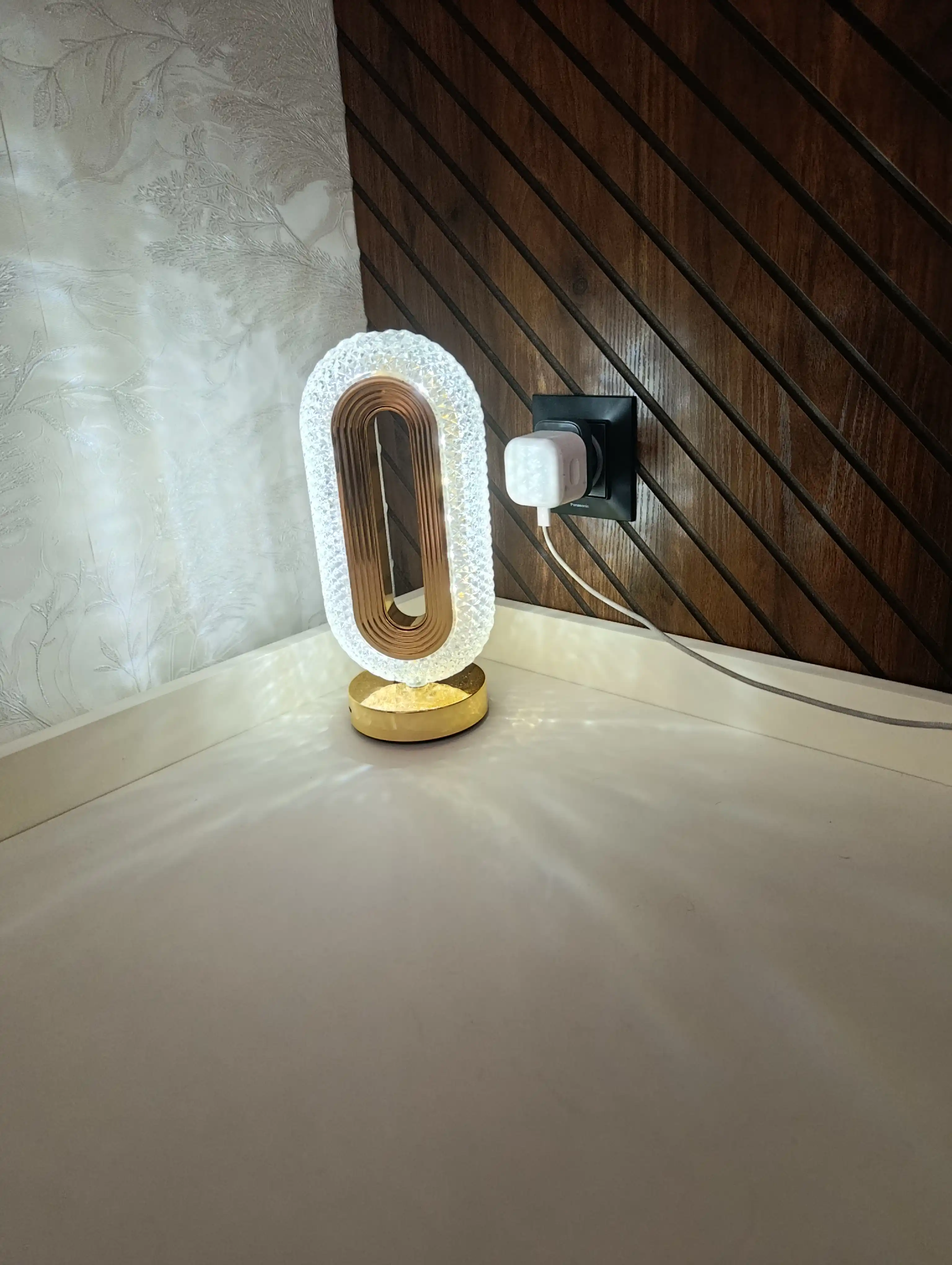 Tungi chiroq, yorug‘lik diodli LED, lampa