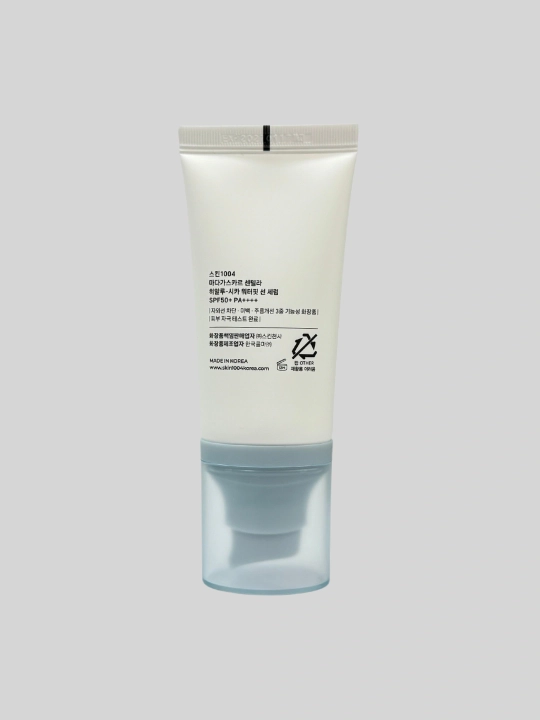 Quyoshdan himoya qiluvchi zardobi SKIN1004,Hyalu-Cica Water-Fit Sun Serum SPF50+  PA++++