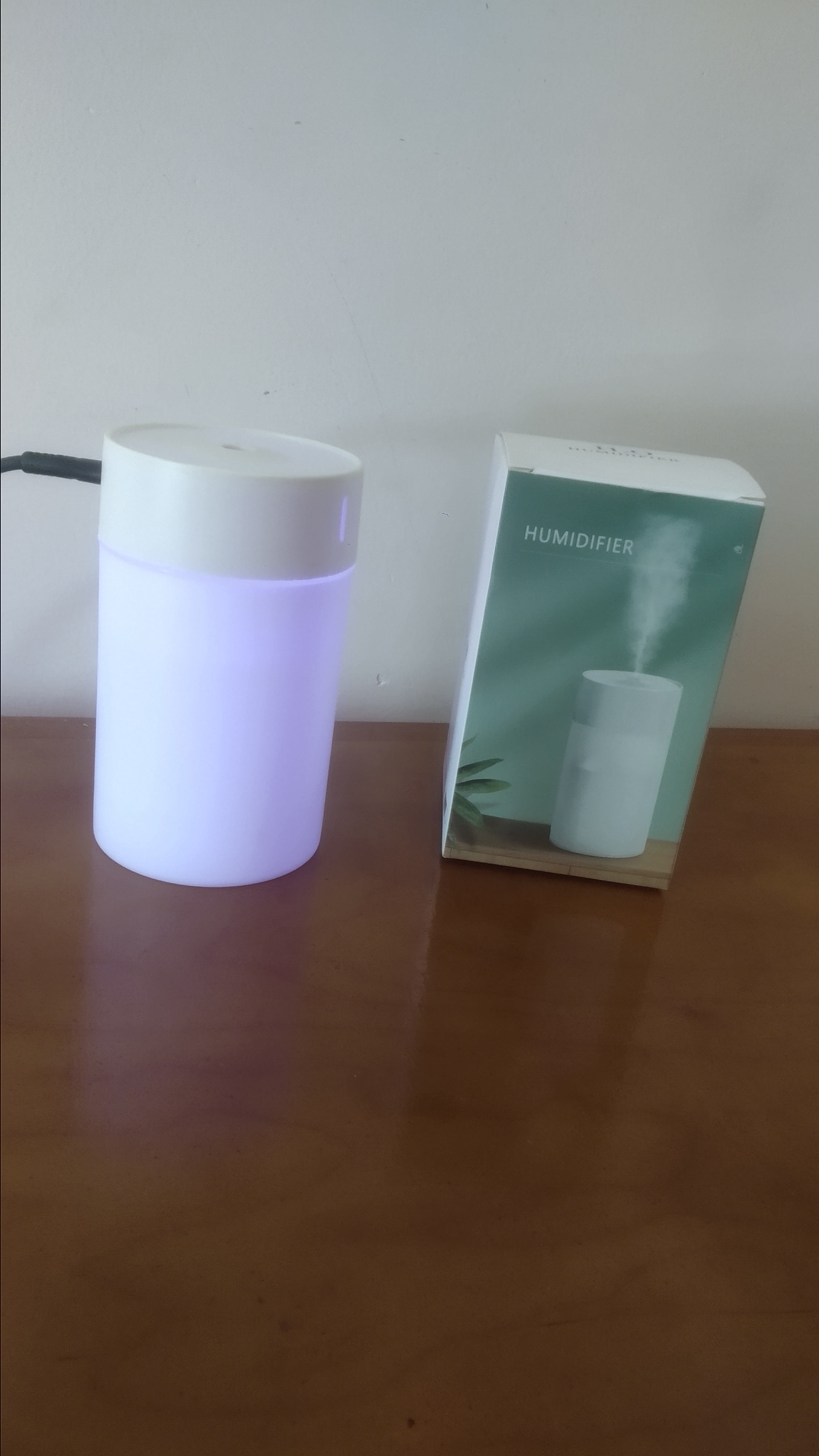Uy, ofis va avtomobil uchun stol usti havo namlagichi, yoritgichli