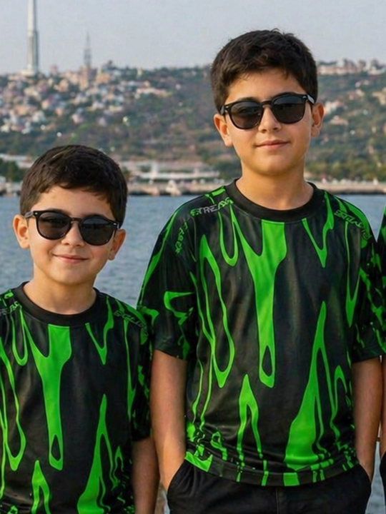 Paxta matosidan tikilgan yengil futbolka, o‘g‘il bolalar va qizlar uchun mos keladi, unisex
