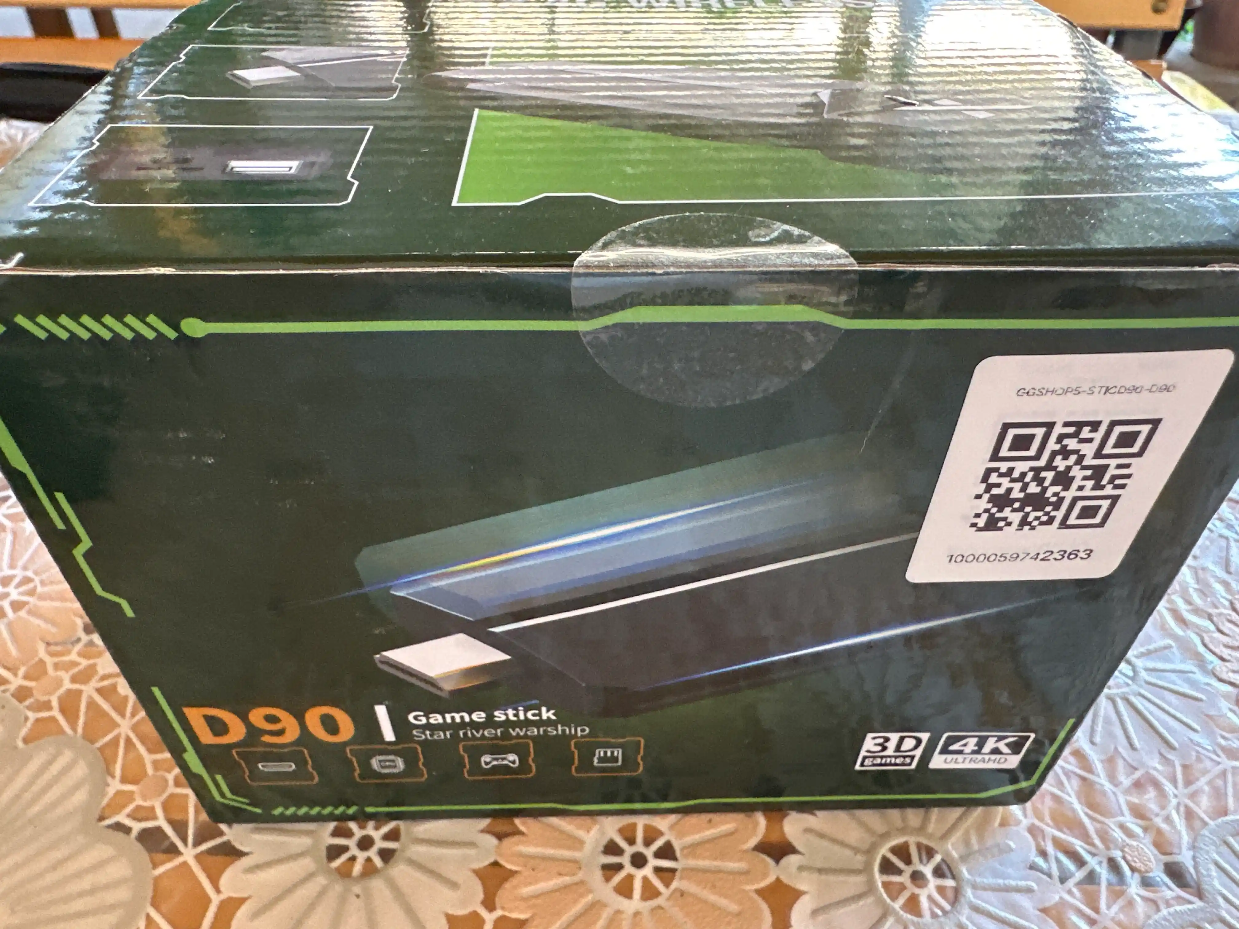 Игровая приставка 4K D90, Lite 64/128GB, Y6 Game Stick 20000 игр HDMI 2 геймпада