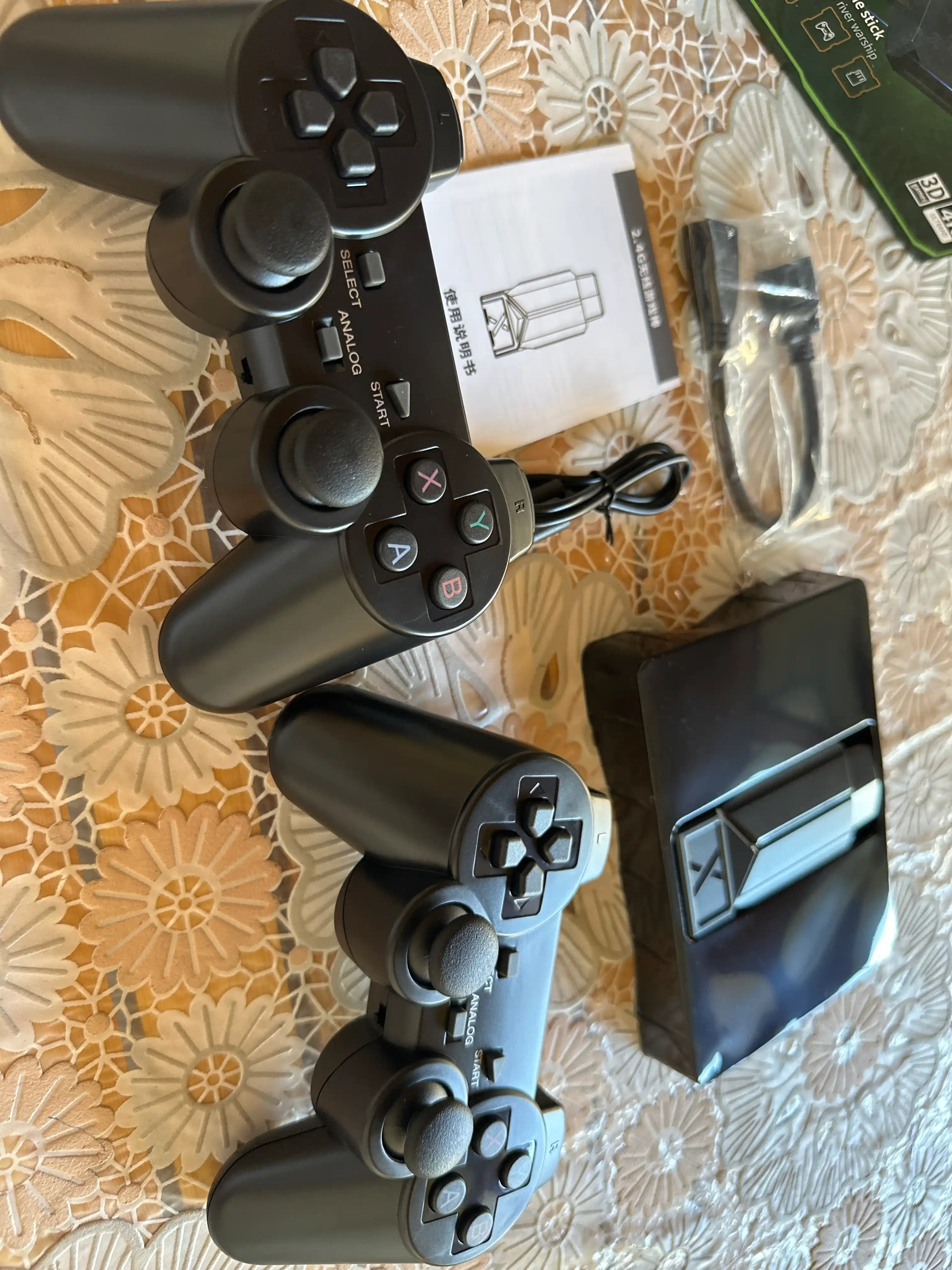 Игровая приставка 4K D90, Lite 64/128GB, Y6 Game Stick 20000 игр HDMI 2 геймпада