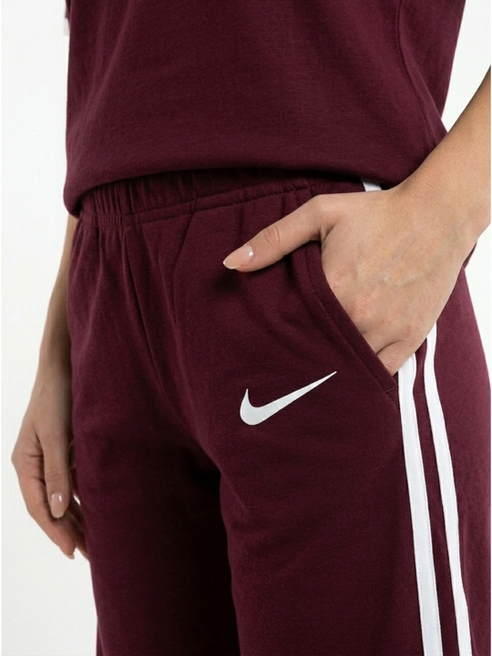 Ayollar sport kiyim to‘plami (futbolka + short) — qulay va zamonaviy