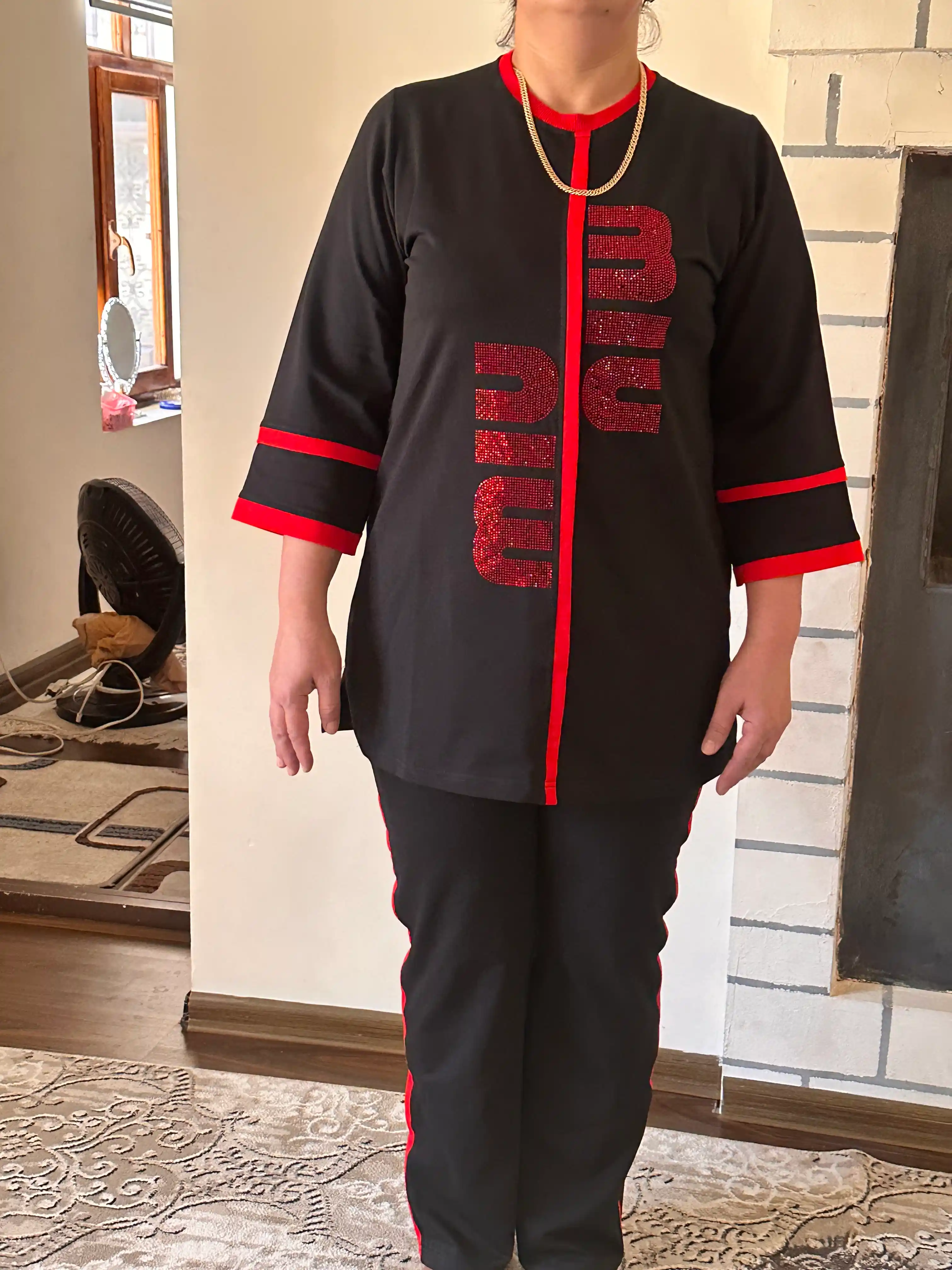 Ayollar kiyimlari, dvoykalar ayollar uchun, zamonaviy kiyimlar, kiyim, qizil pijama