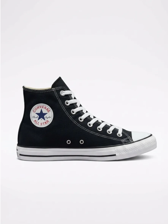 Kuz va bahor mavsumlari uchun mo‘ljallangan Converse sport kedalari, 1 o‘lcham kattaroq bo‘lishi tavsiya etiladi