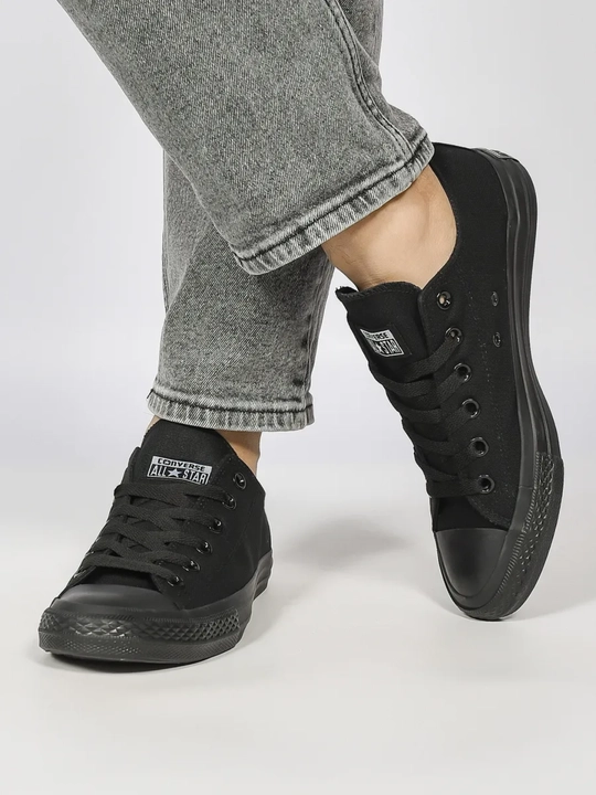 Kuz va bahor mavsumlari uchun mo‘ljallangan Converse sport kedalari, 1 o‘lcham kattaroq bo‘lishi tavsiya etiladi
