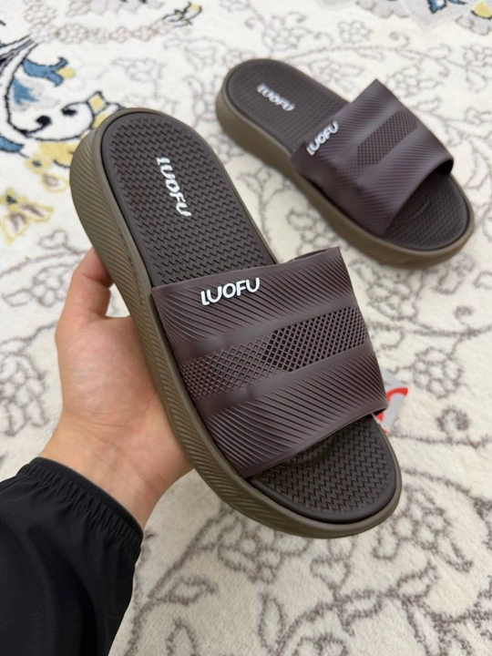 Erkaklar uchun yozgi shippaklar