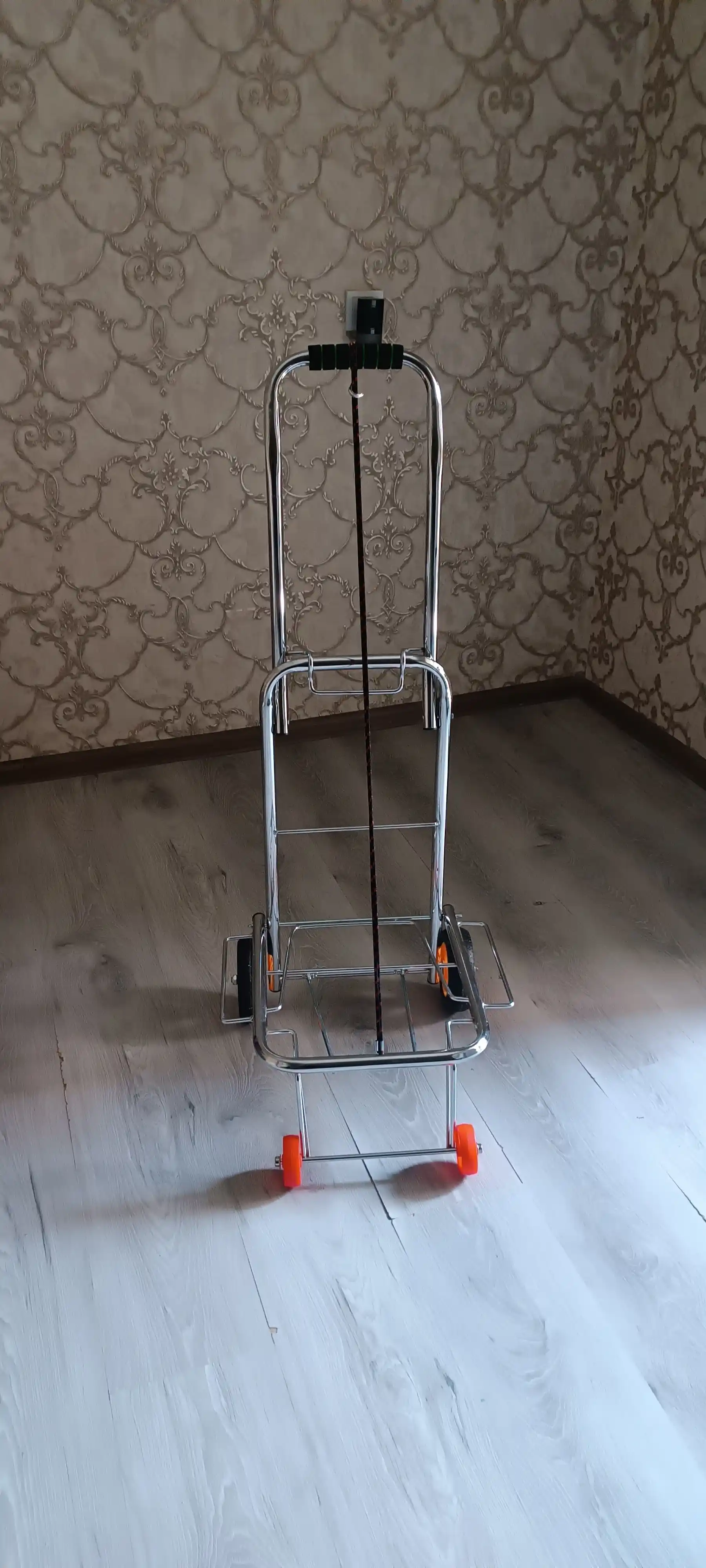 Buklama aravacha, 4 g‘ildirakli, mustahkam, 50, 60 kg gacha yuk tashishi mumkin