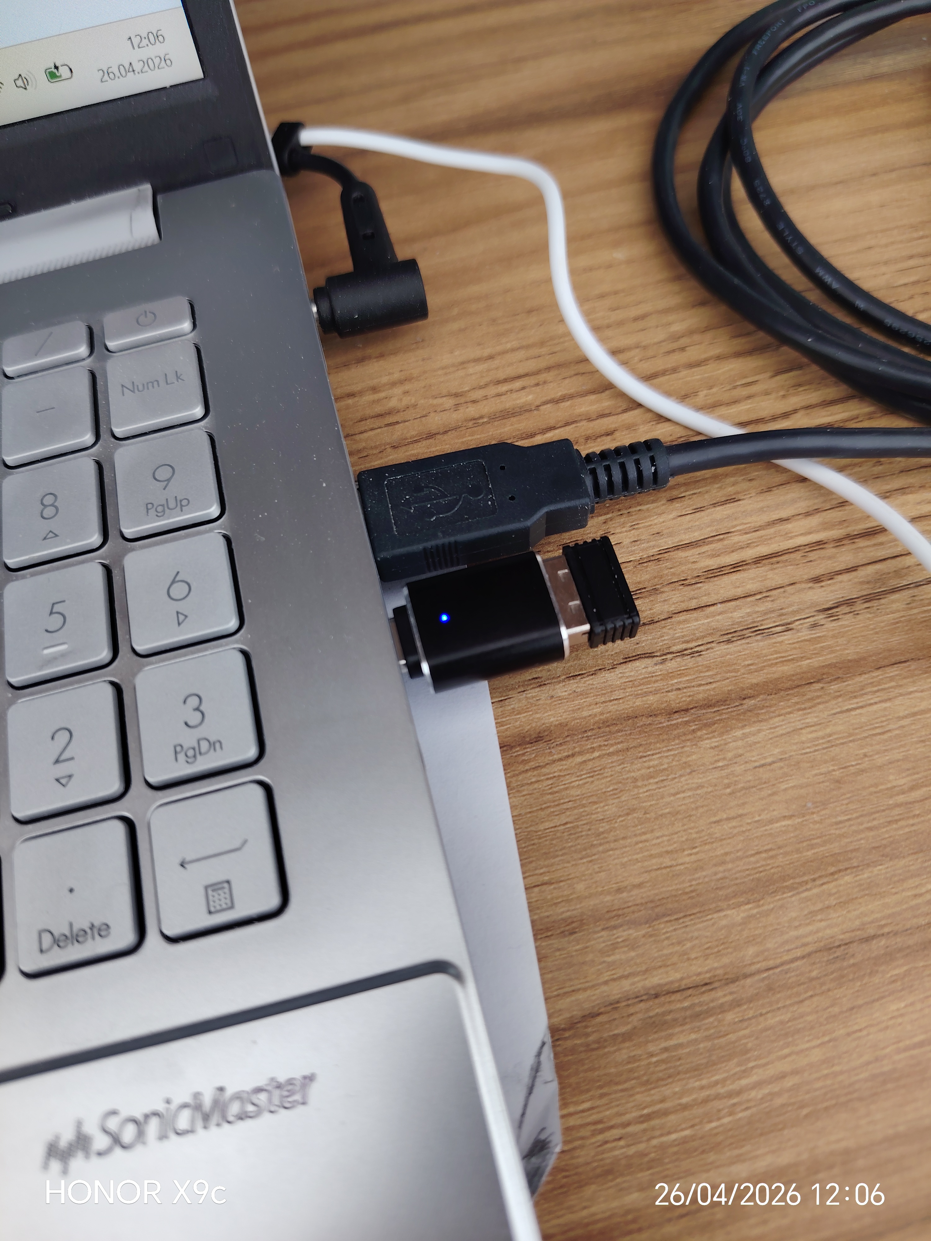 USB-C HUB, USB 3.0, USB-C, HDMI, SD va MicroSD portlari bilan ko‘p funksiyali adapter