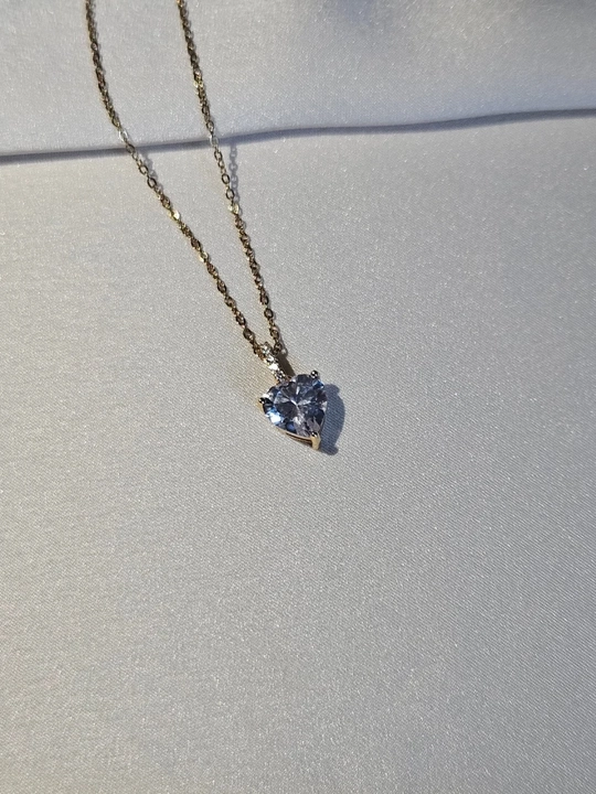 Yurakcha va toshlar bilan bezatilgan ayollar zanjiri, Stainless steel, zanglamaydigan po‘lat