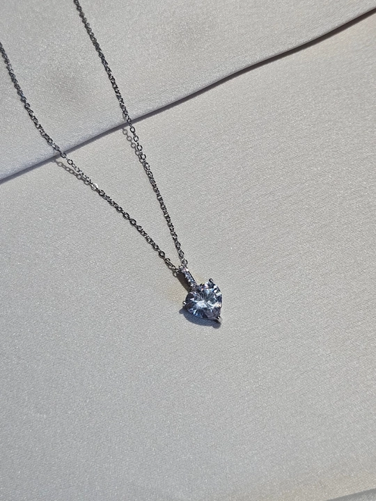 Yurakcha va toshlar bilan bezatilgan ayollar zanjiri, Stainless steel, zanglamaydigan po‘lat