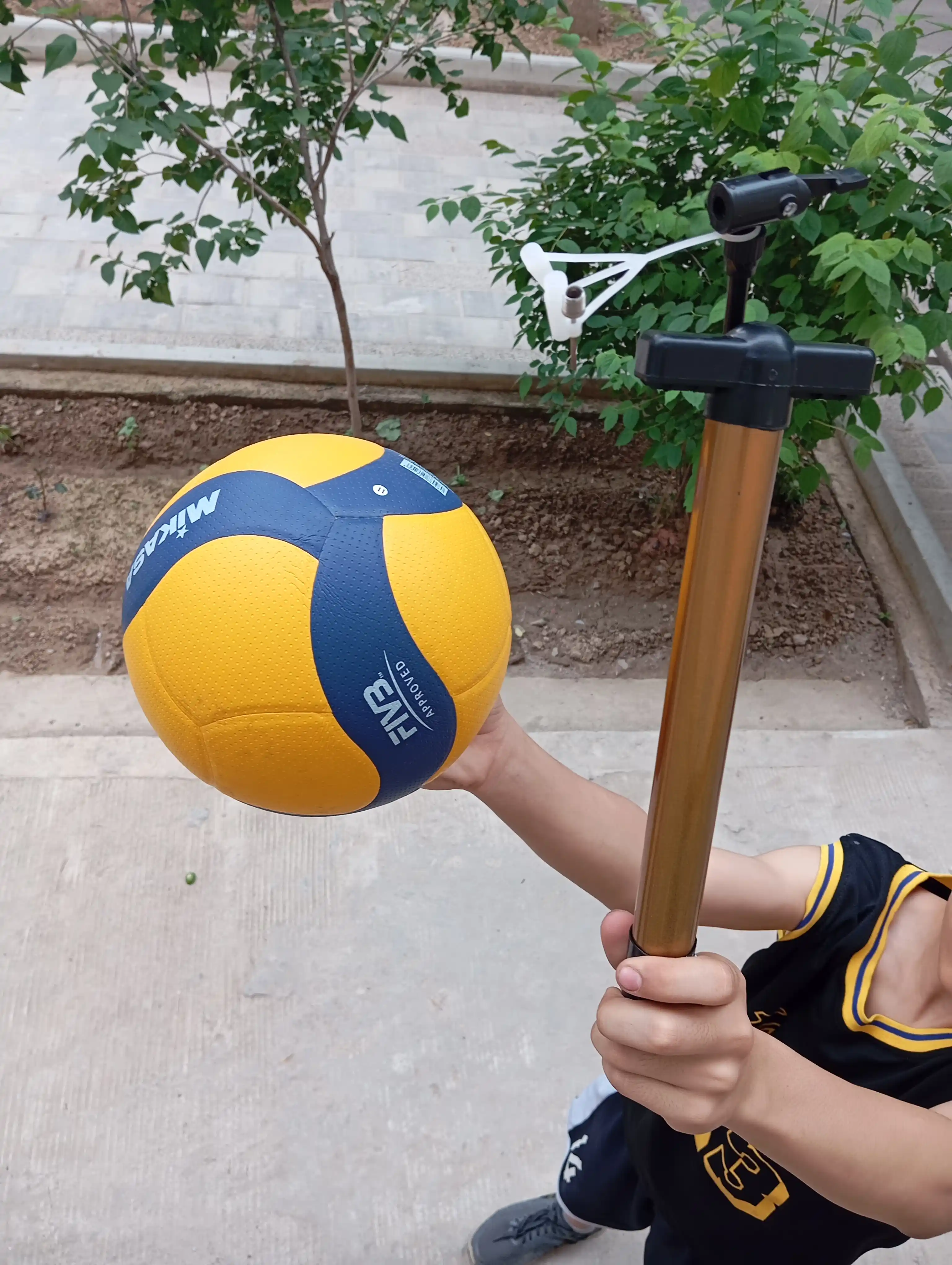 Voleybol to'pi V200 Nasos va Igna bilan