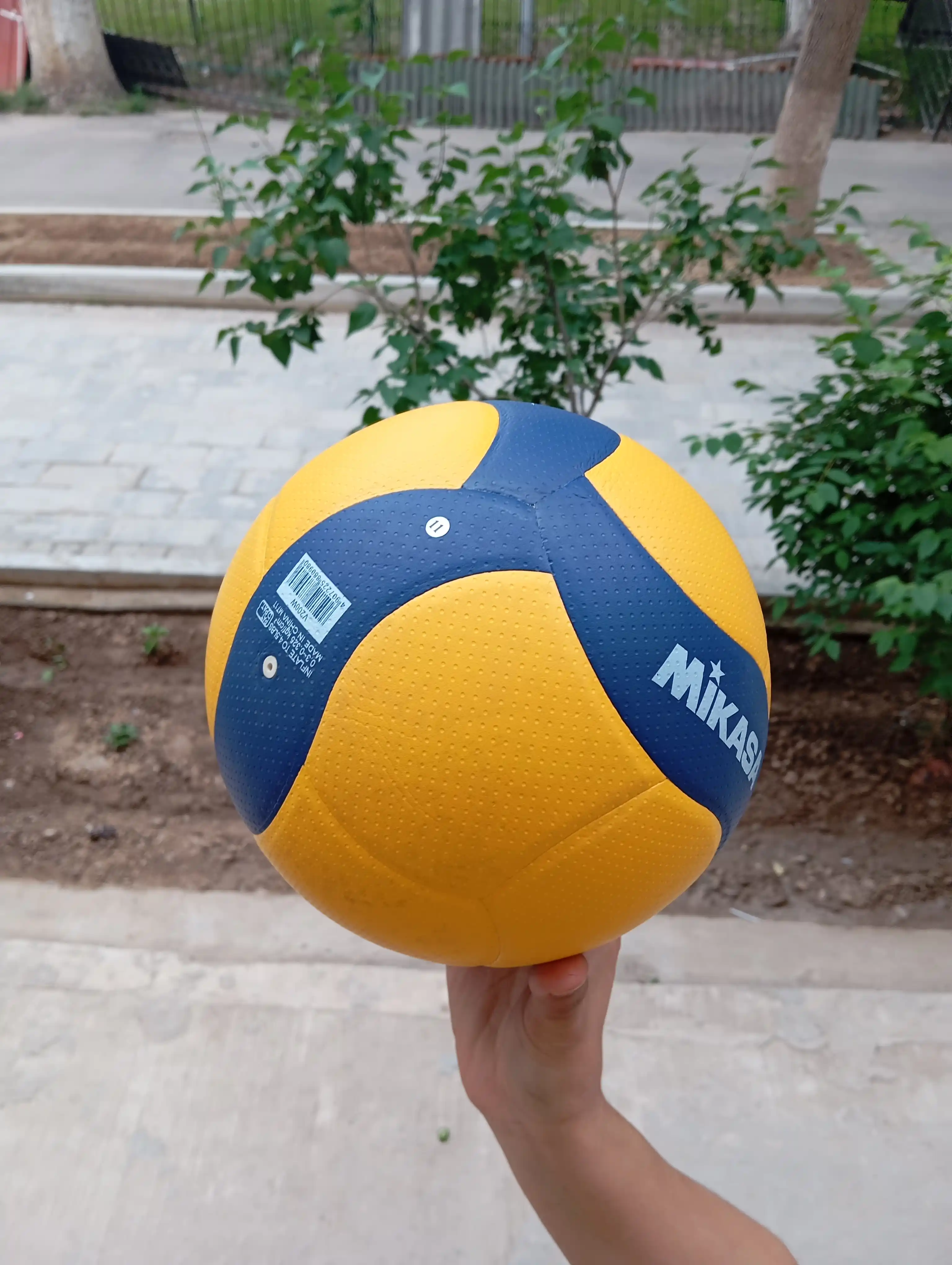 Voleybol to'pi V200 Nasos va Igna bilan