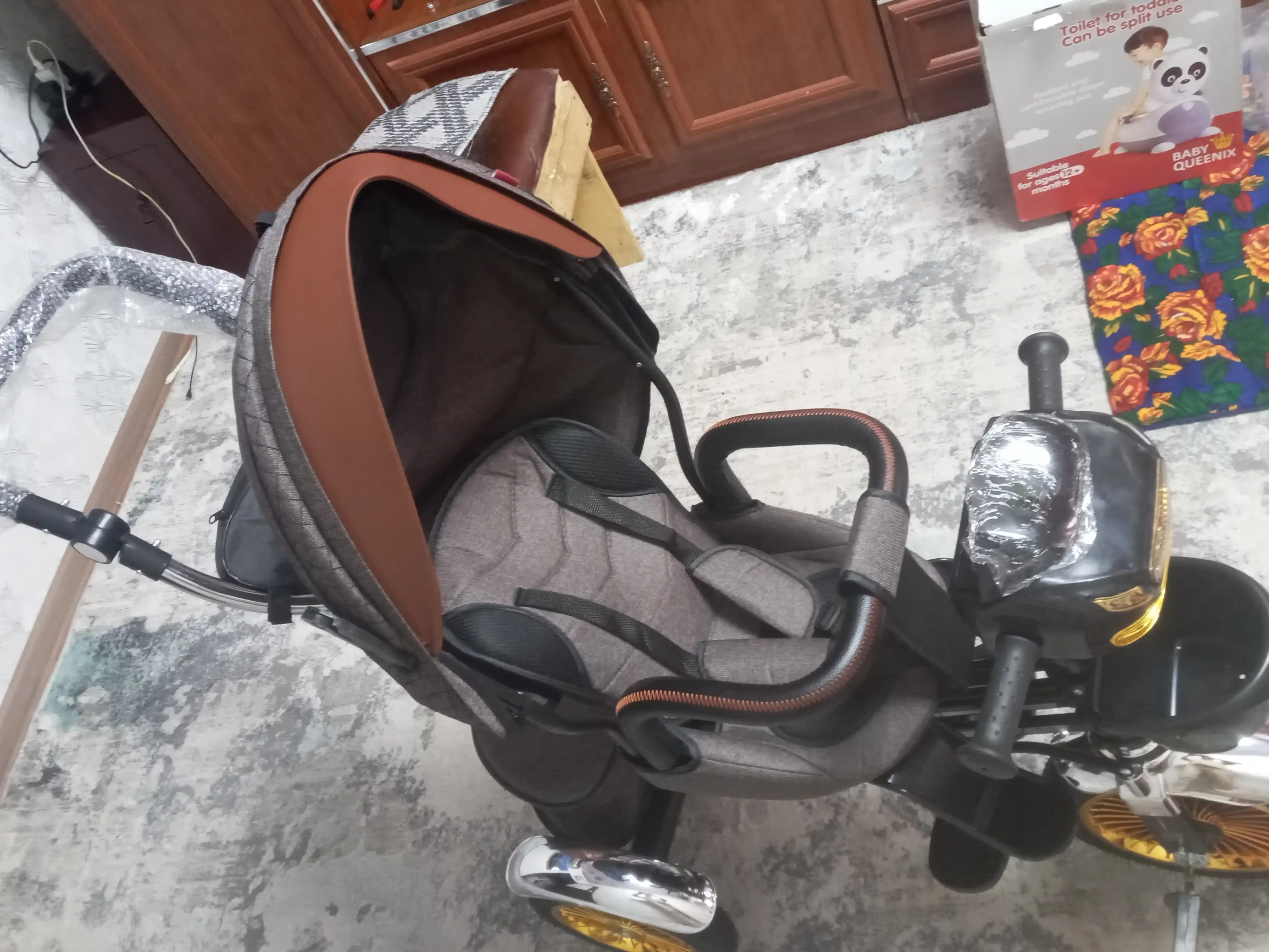 Velosiped aravachasi 3 g'ildirakli, aylanadigan o'rindiq, 360'