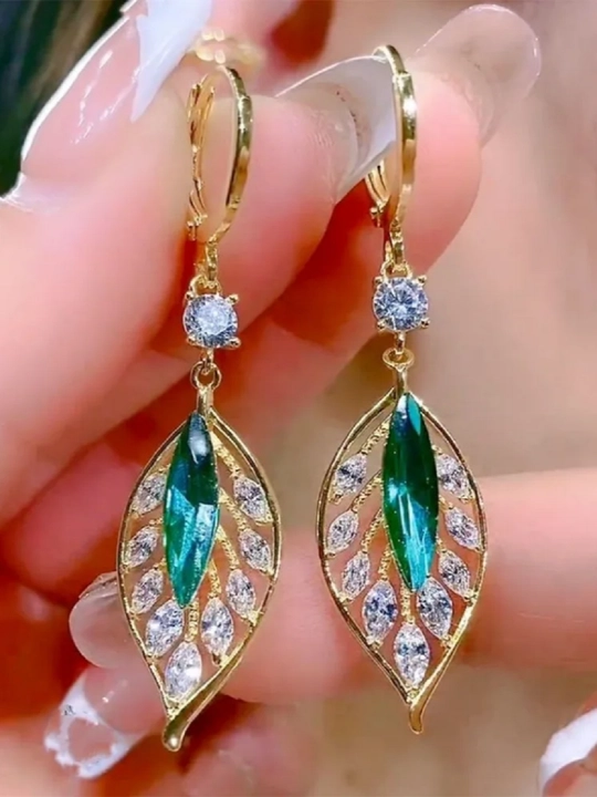 Серьги – яркие и привлекательные