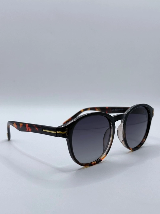 Tom Ford xameleon ko'zoynaklar, kompyuter, polaroid - 