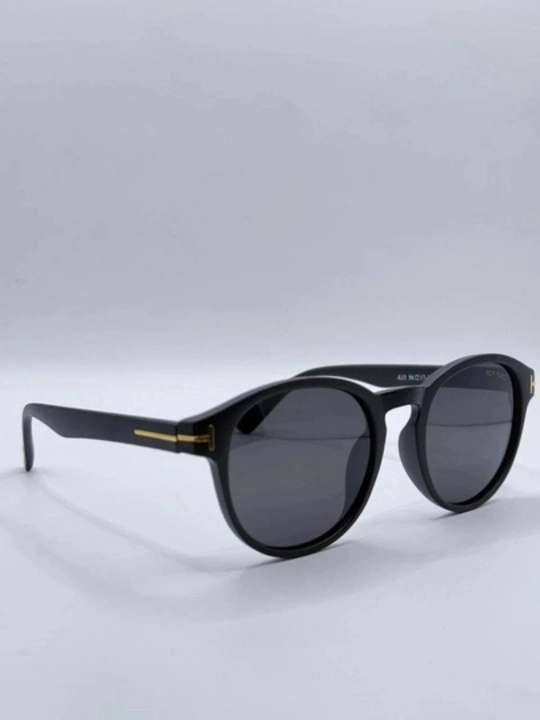 Tom Ford xameleon ko'zoynaklar, kompyuter, polaroid