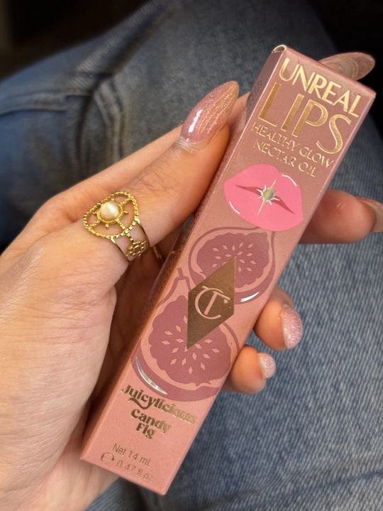 Блеск для губ от Charlotte Tilbury Unreal Lips Healthy Glow Nectar масло для губ