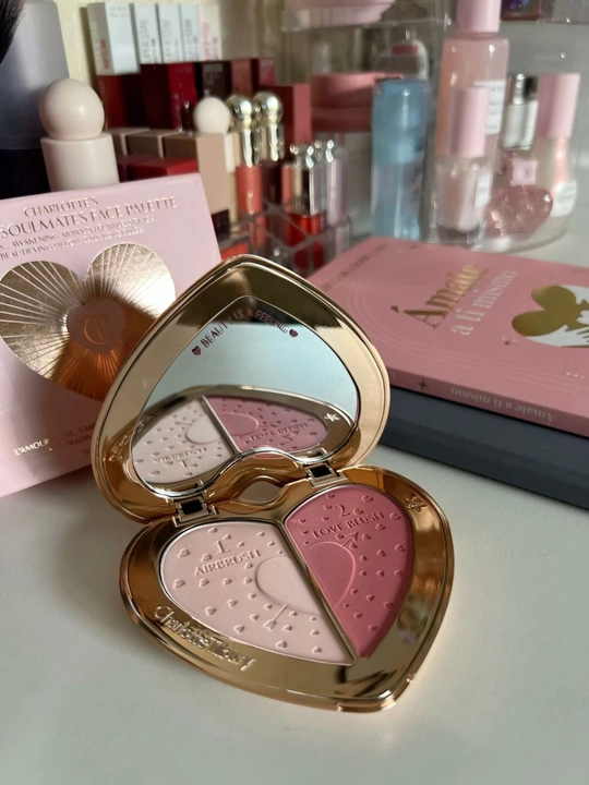 Пудра и румяна Charlotte Tilbury soulmates face palette для всех типов кожи, pink, peach