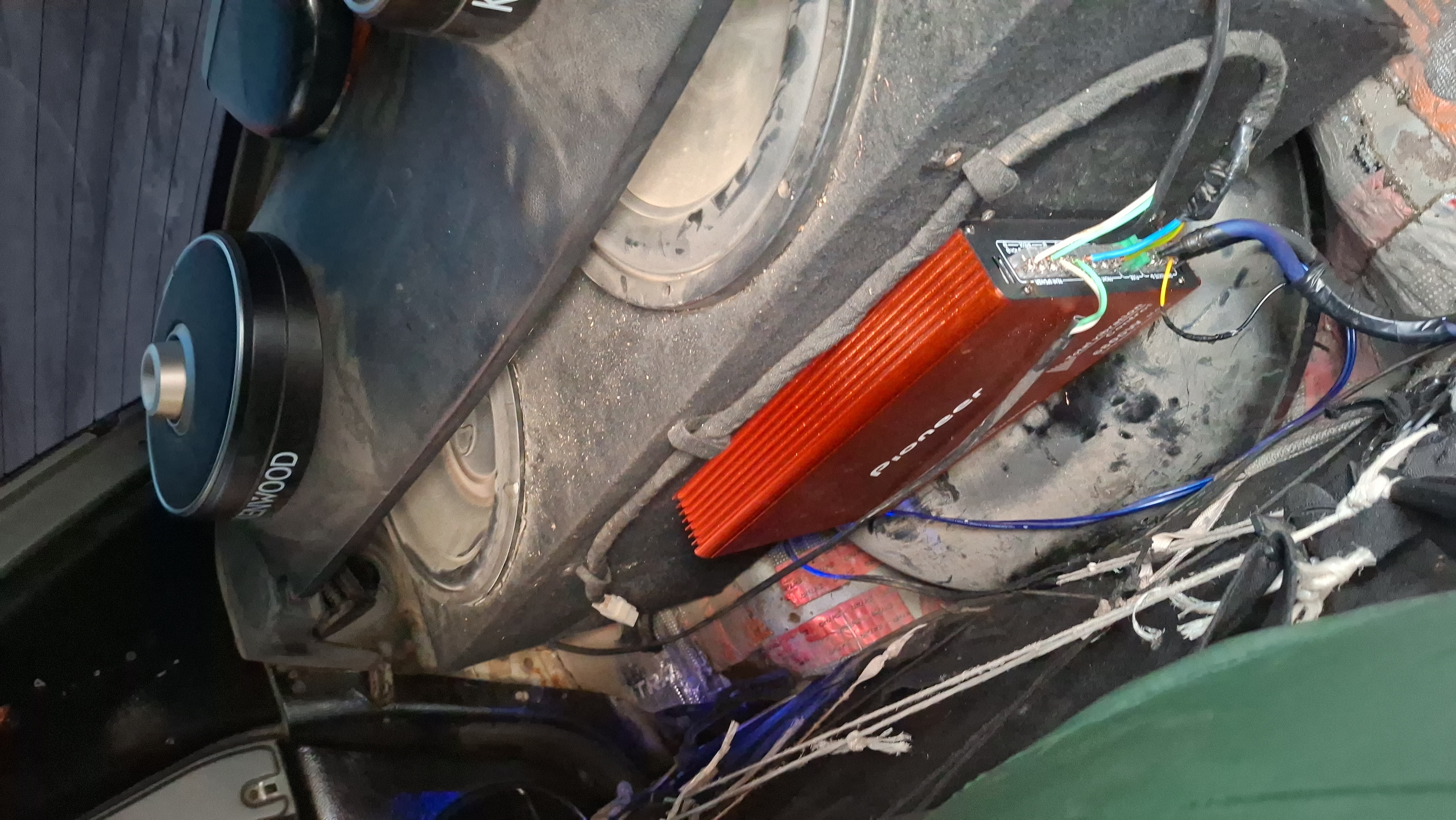 Pioneer Усилитель звука для авто 2-4-канальный, 2200-6800 Вт