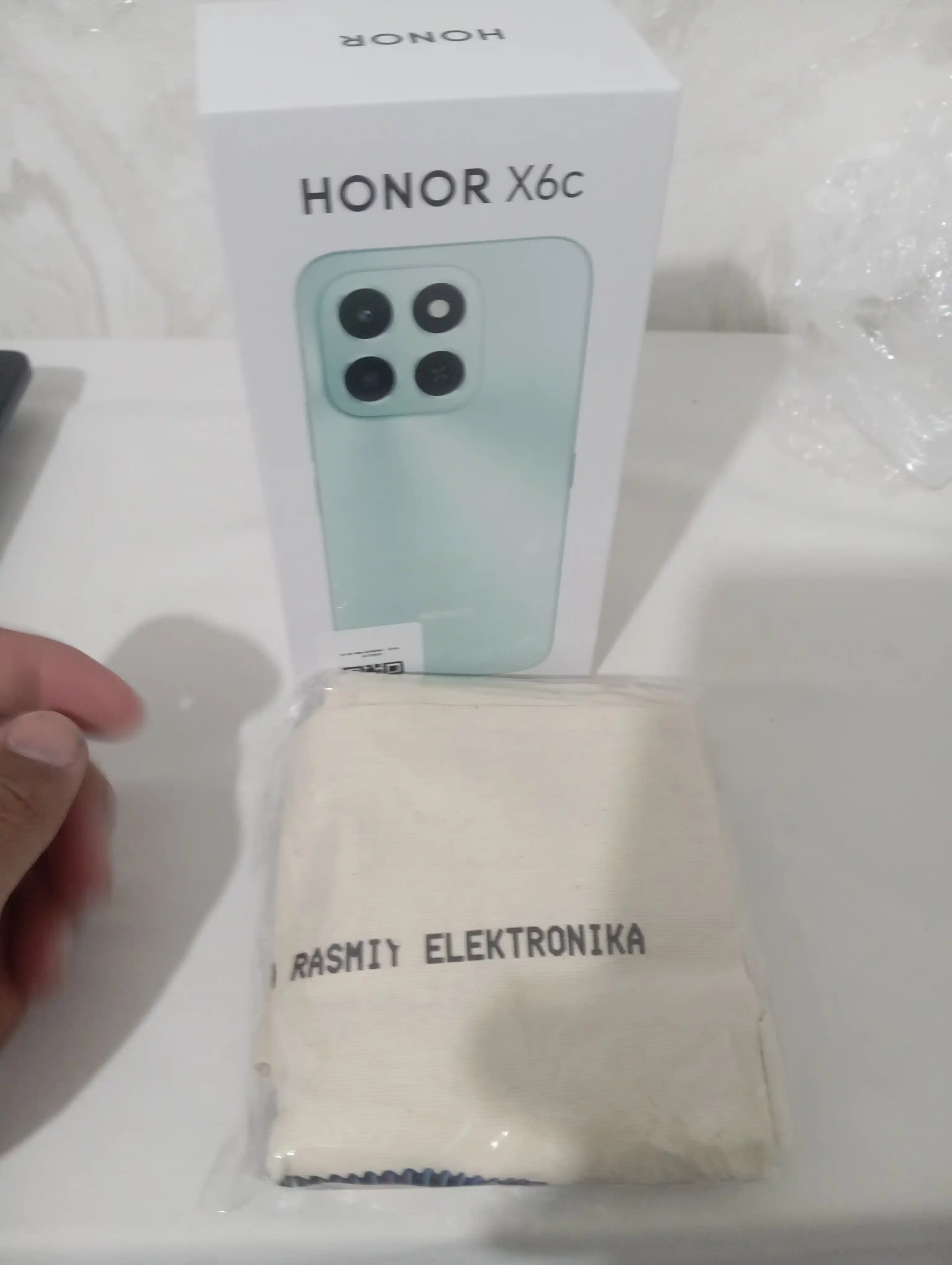 Ударопрочный смартфон HONOR X6c 6/128/256 GB, NFC, AI функции, батарея 5300 мАч