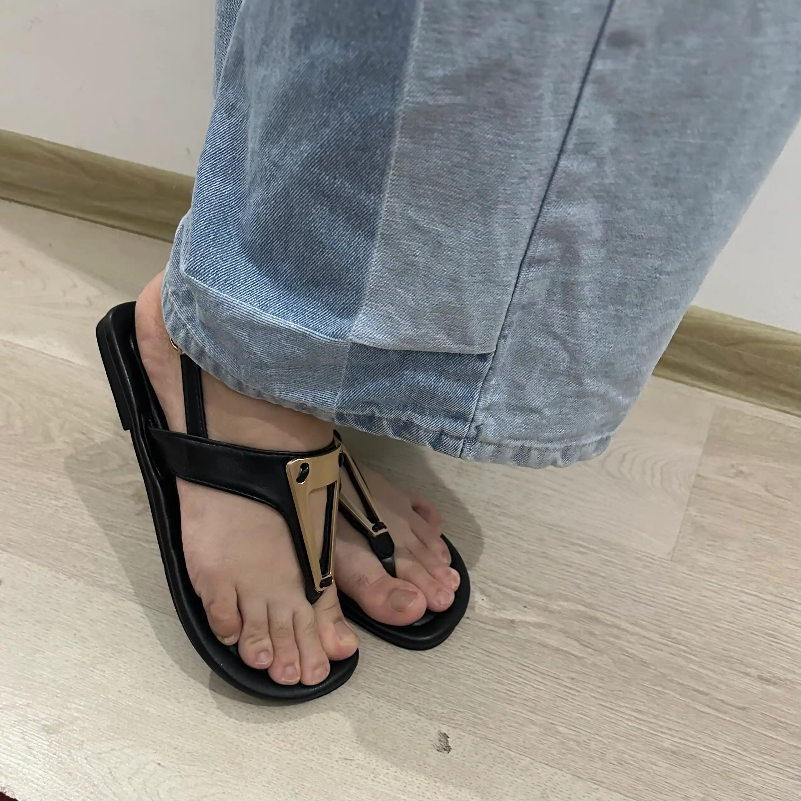 Ayollar yozgi sandal, ochiq bosonojka, platformali, zamonaviy, qulay oyoq kiyim